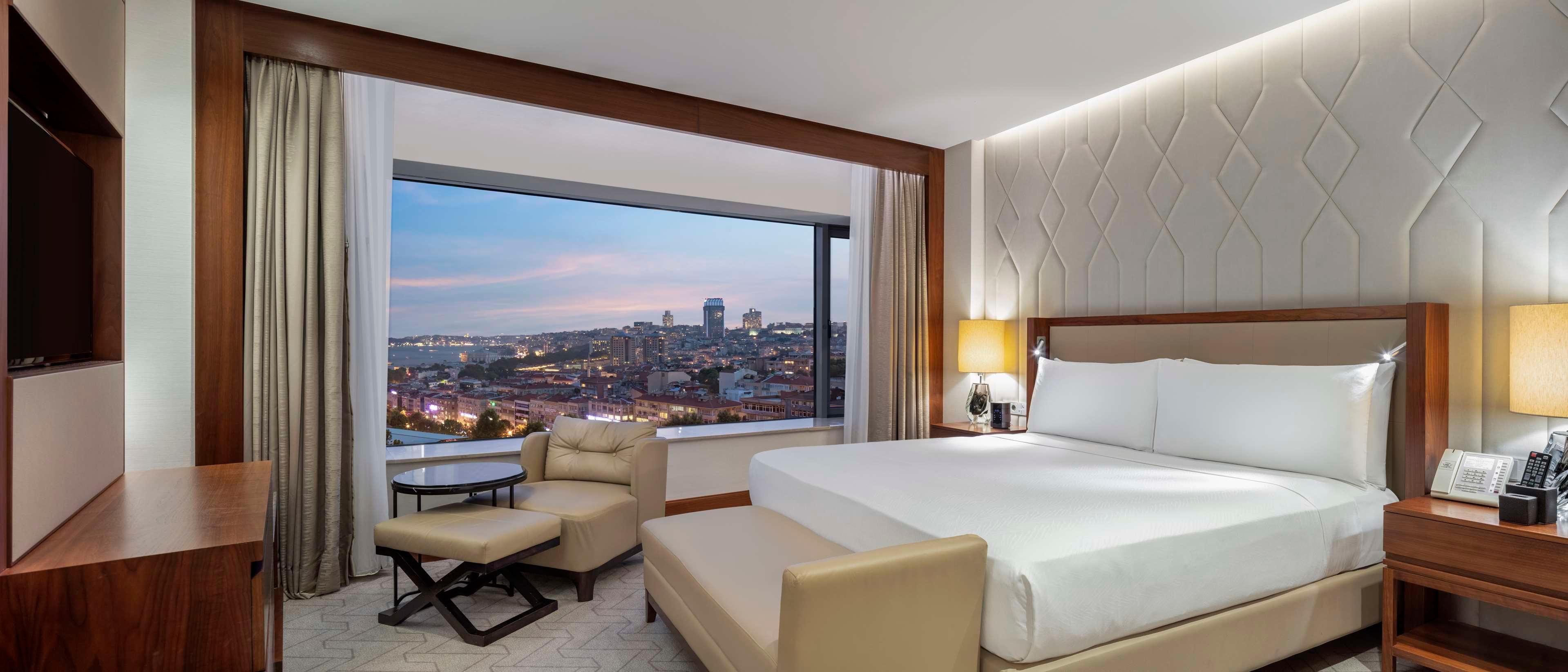 Suite with Kitchenette