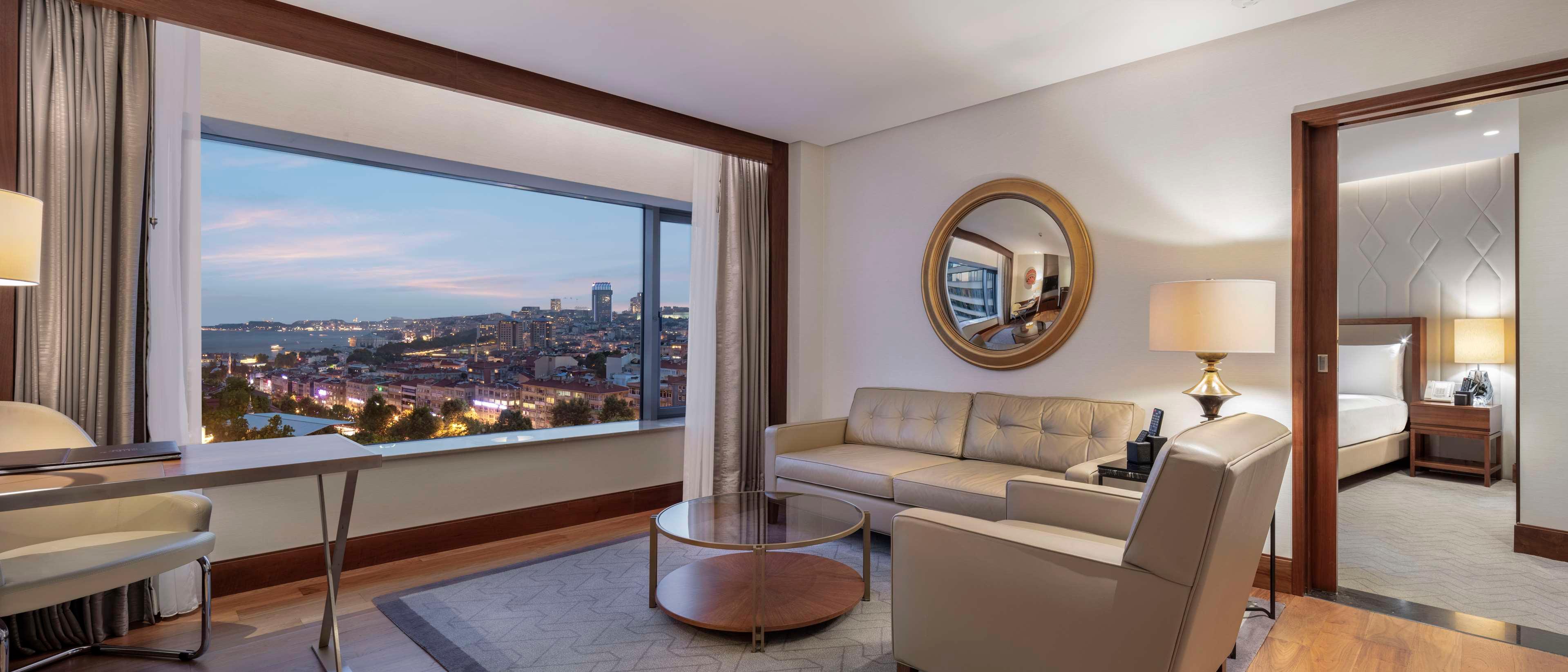 Suite with Kitchenette