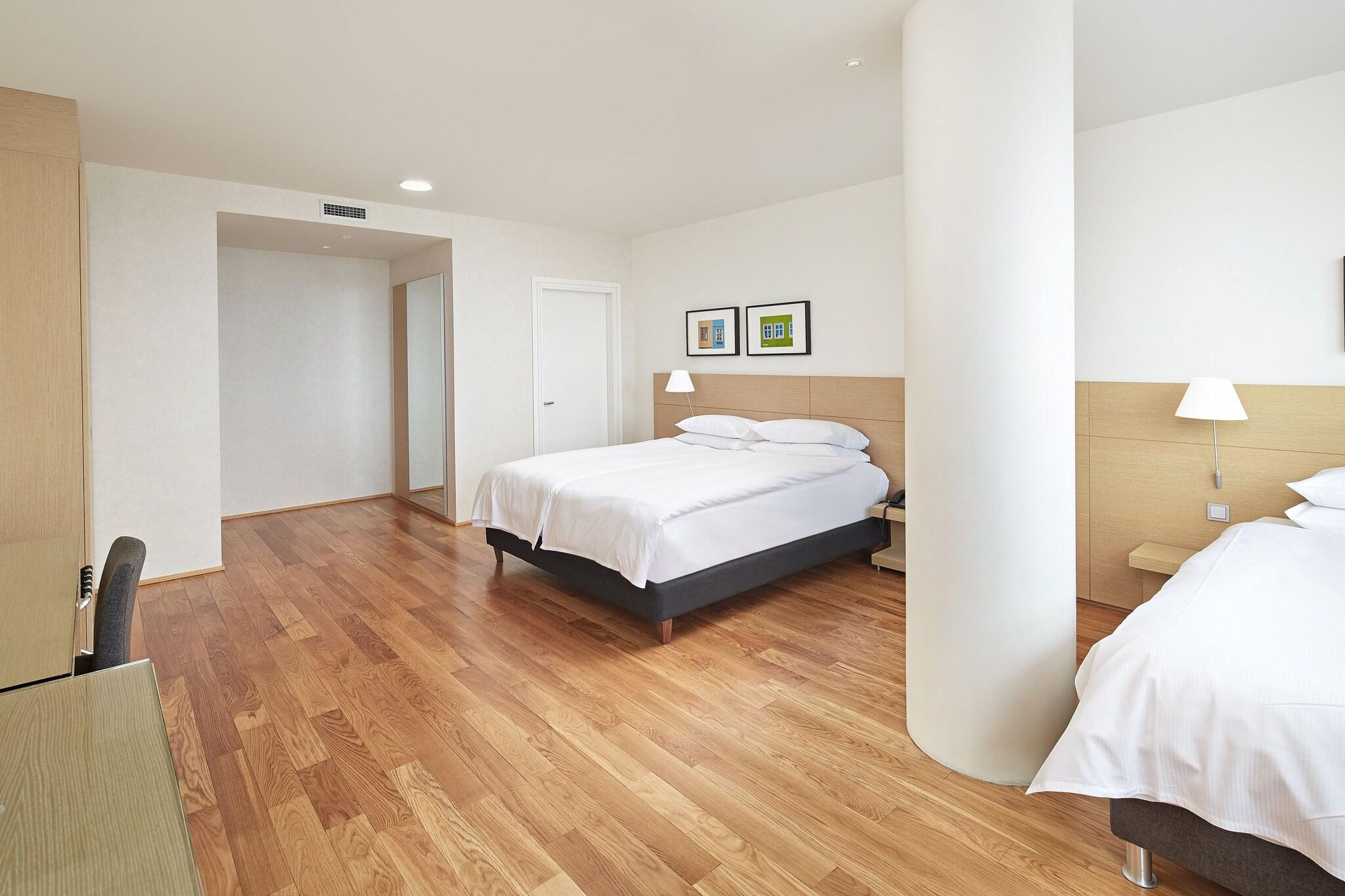 Family Room Executive