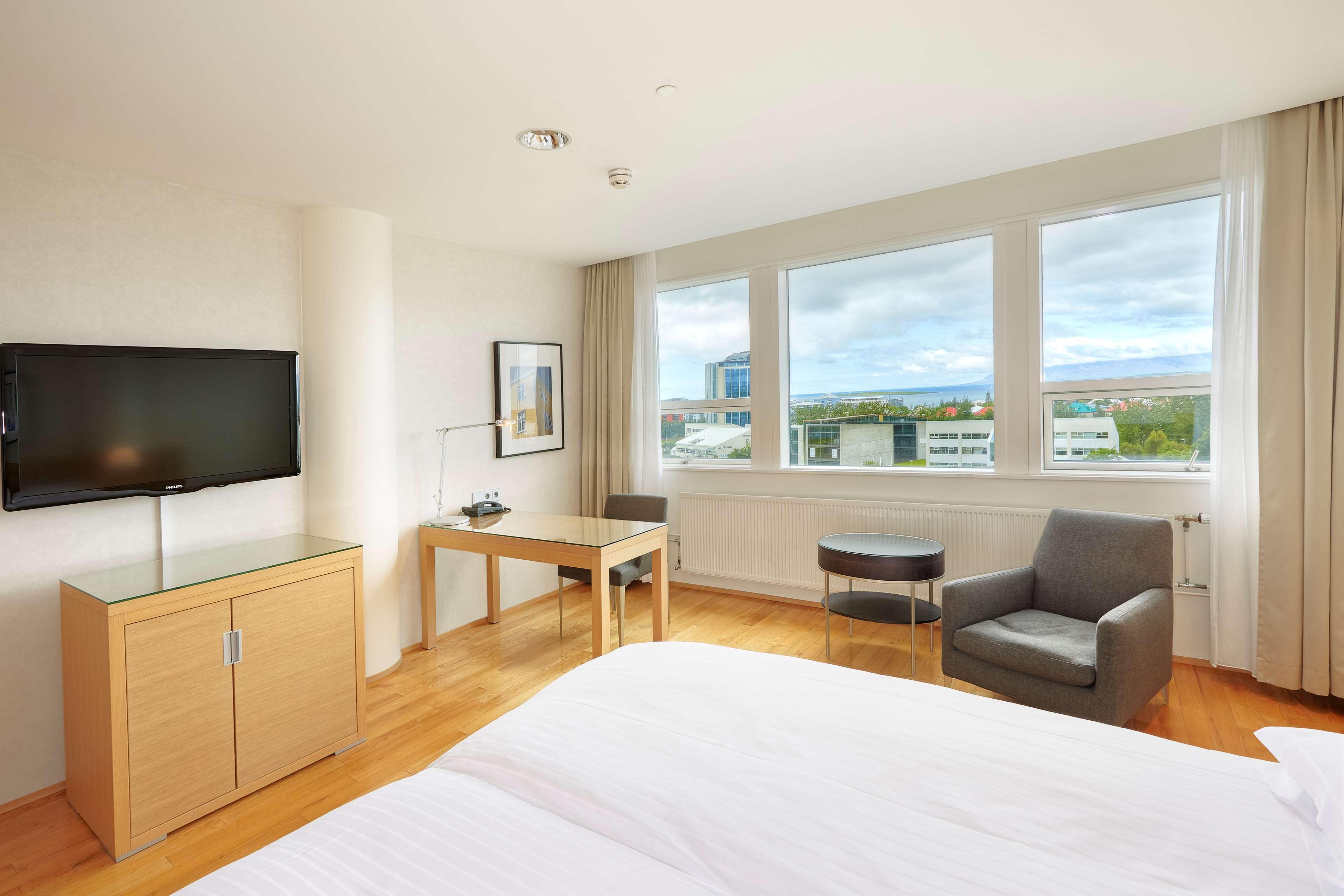 Double Guest Room Queen Bed