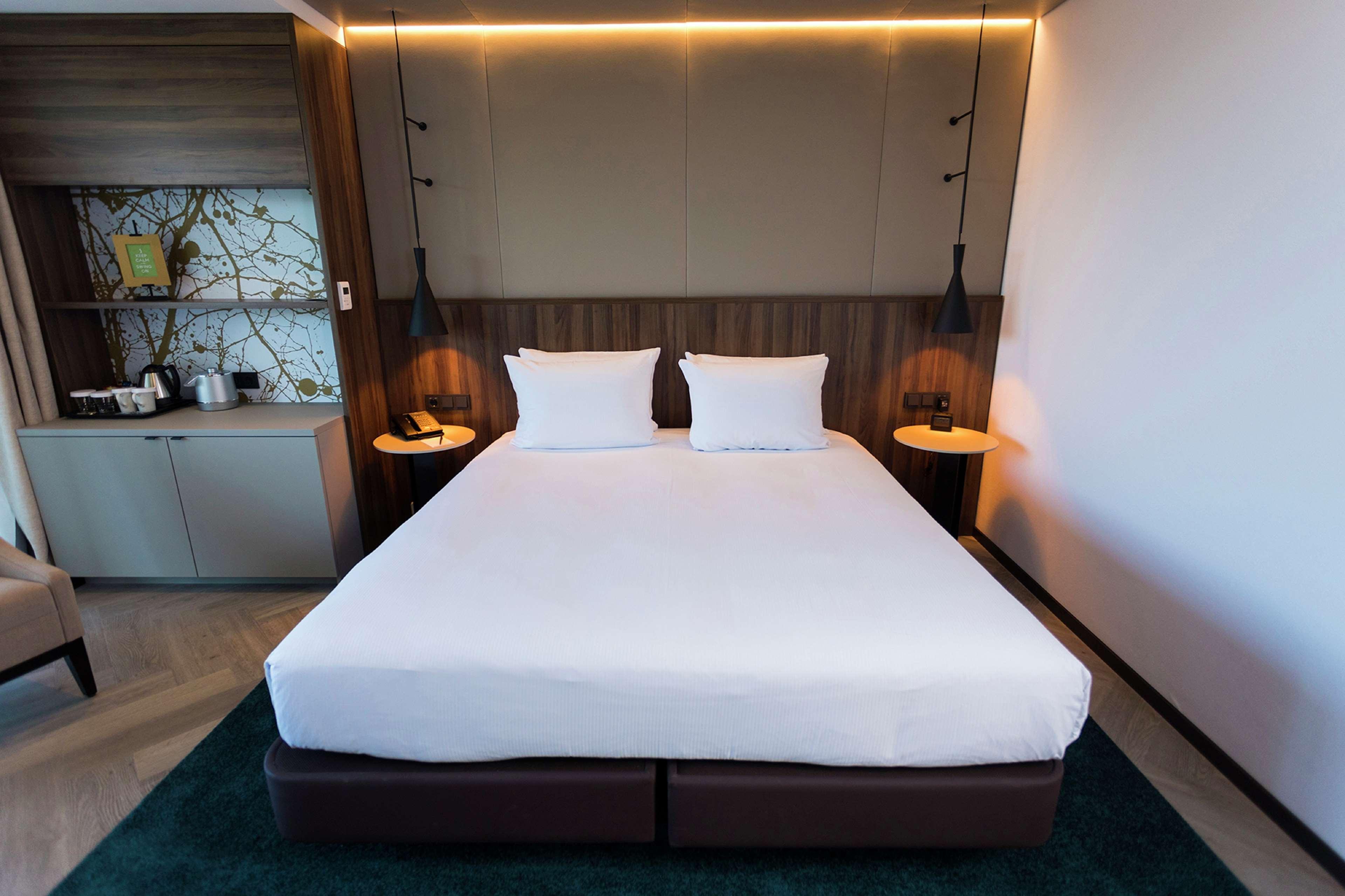 Double Deluxe King Bed