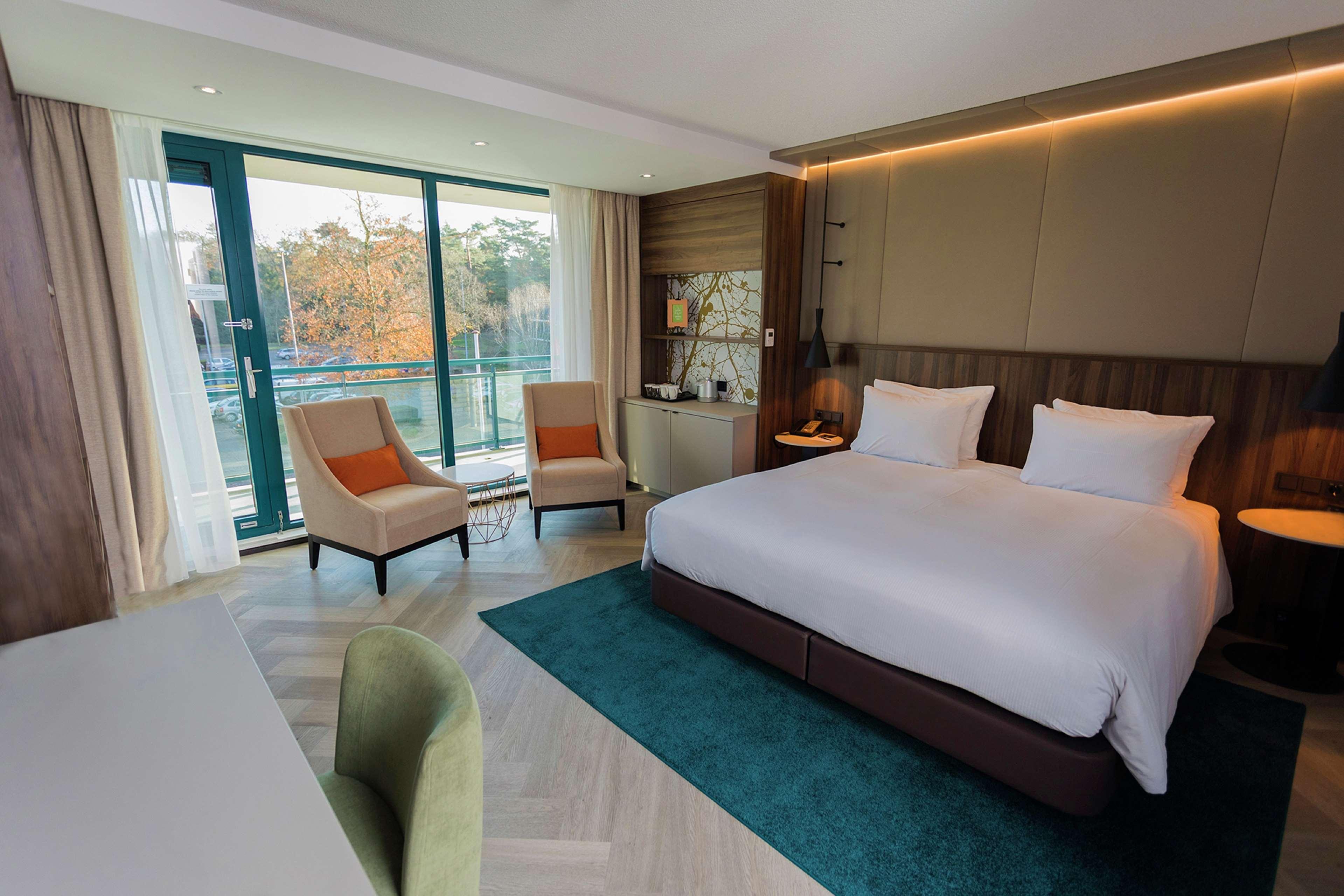 Double Guest Room King Bed