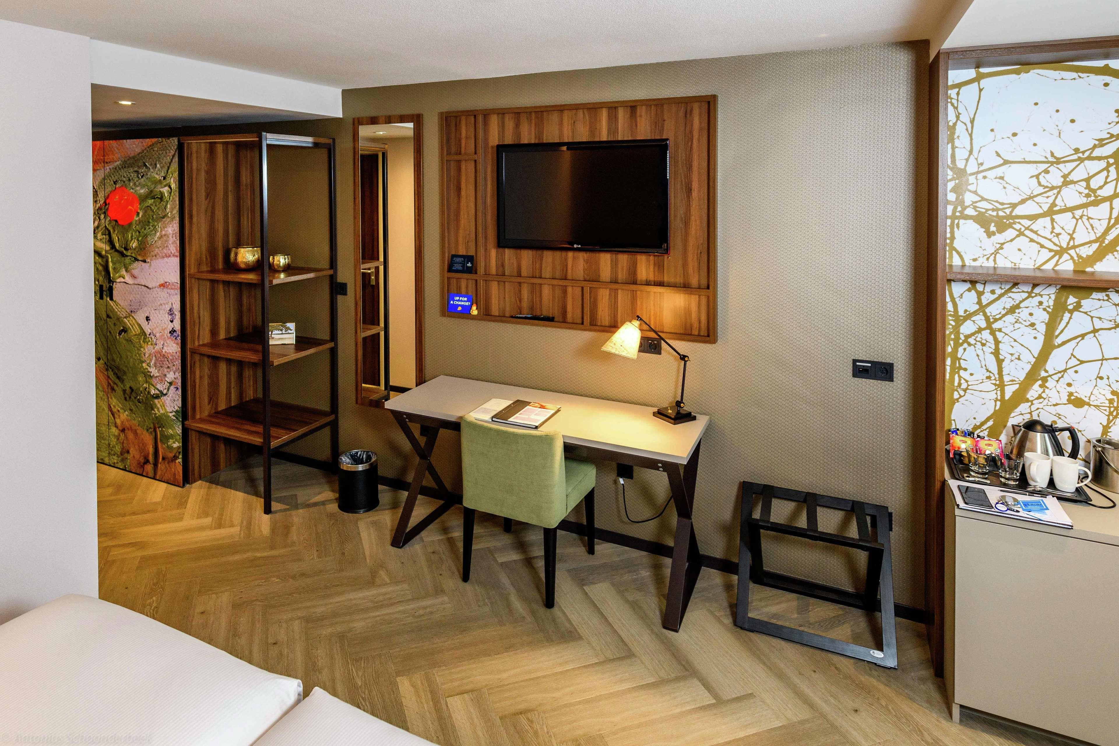 Triple Guest Room King Bed