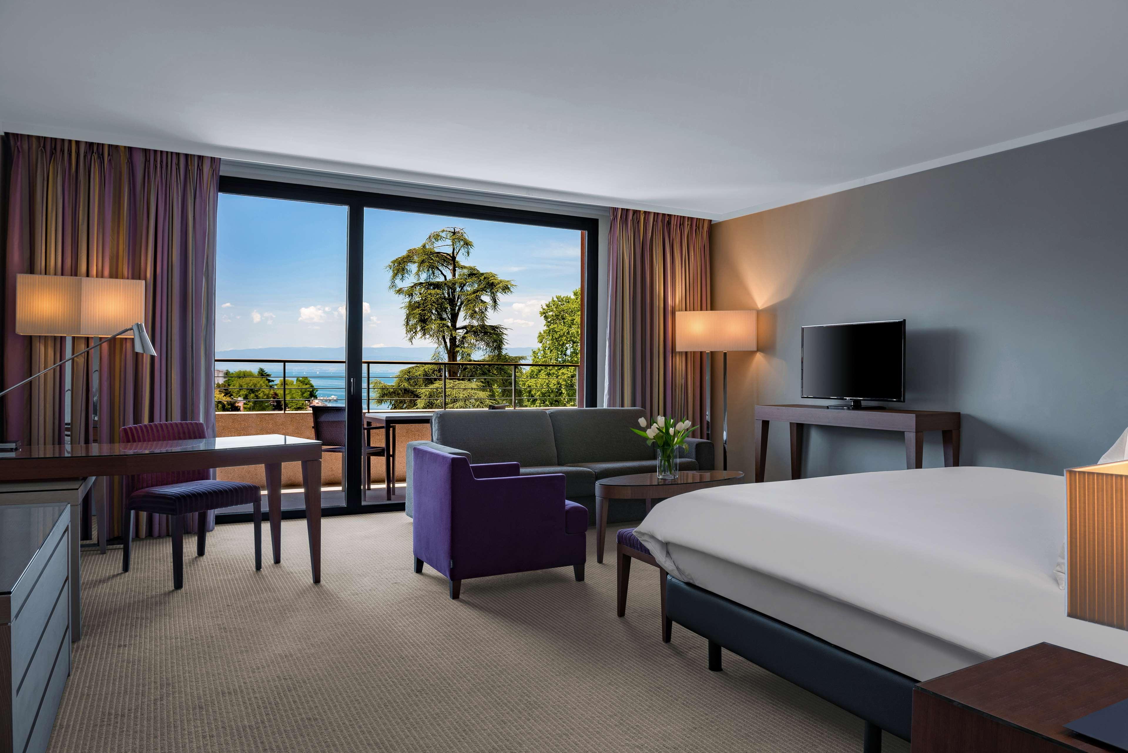 Junior Suite King Size Bed