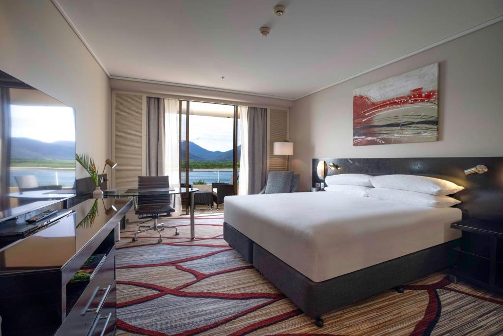 Double Deluxe King Bed