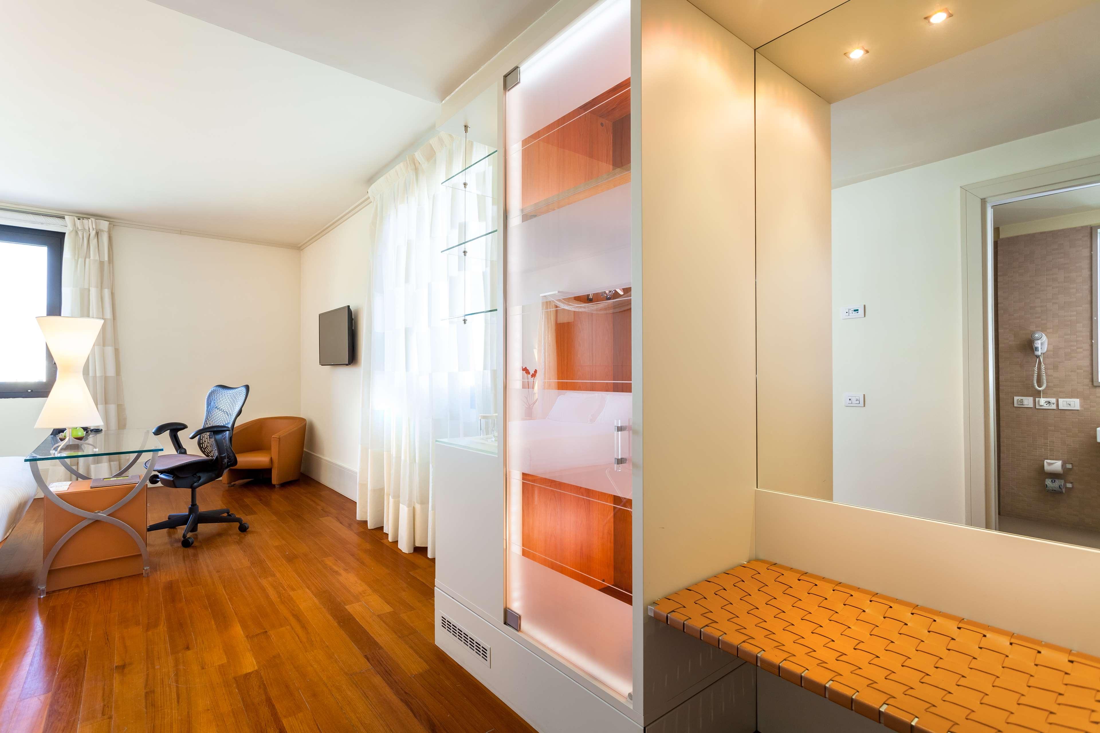 Double Deluxe King Bed