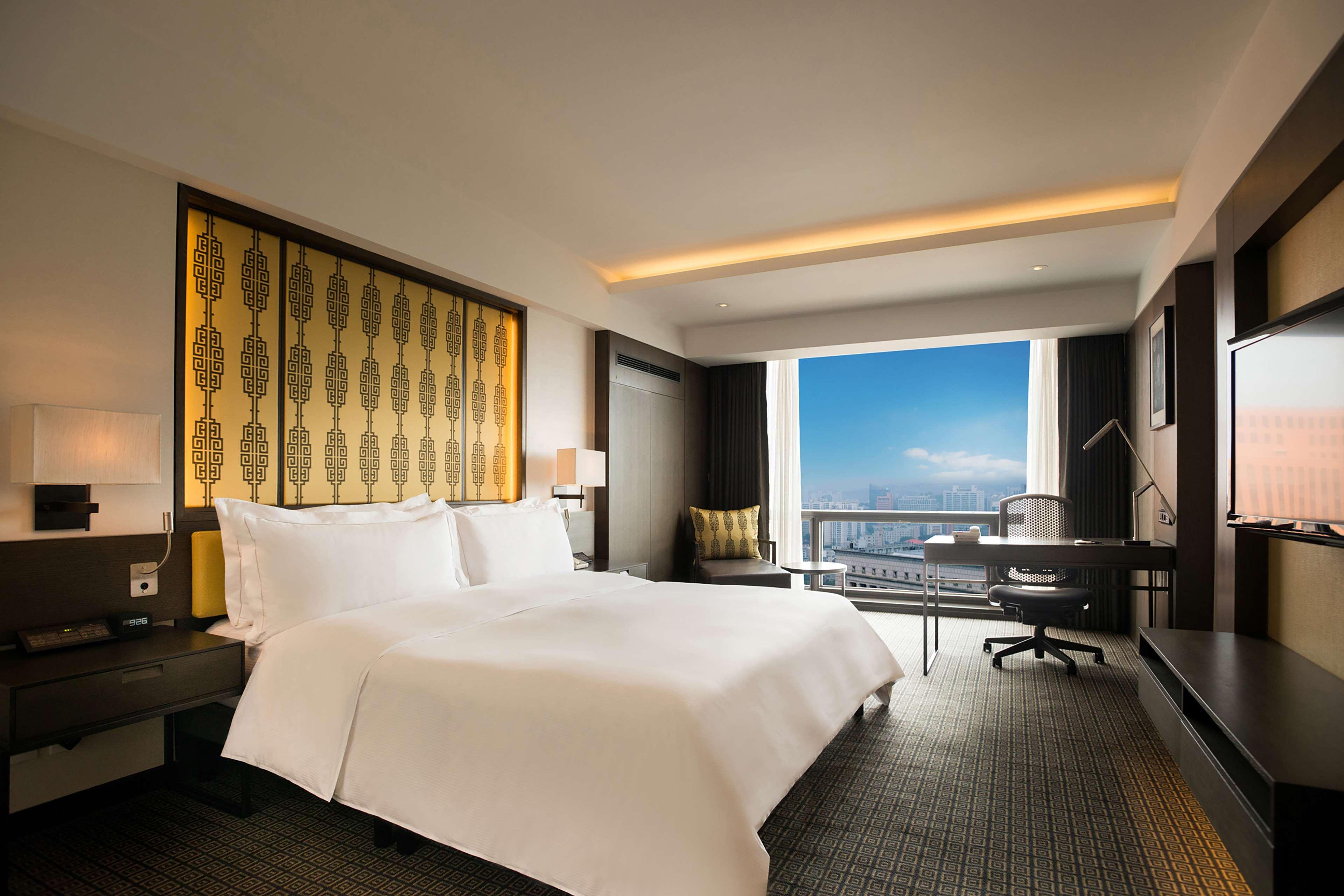 Double Executive King Bed