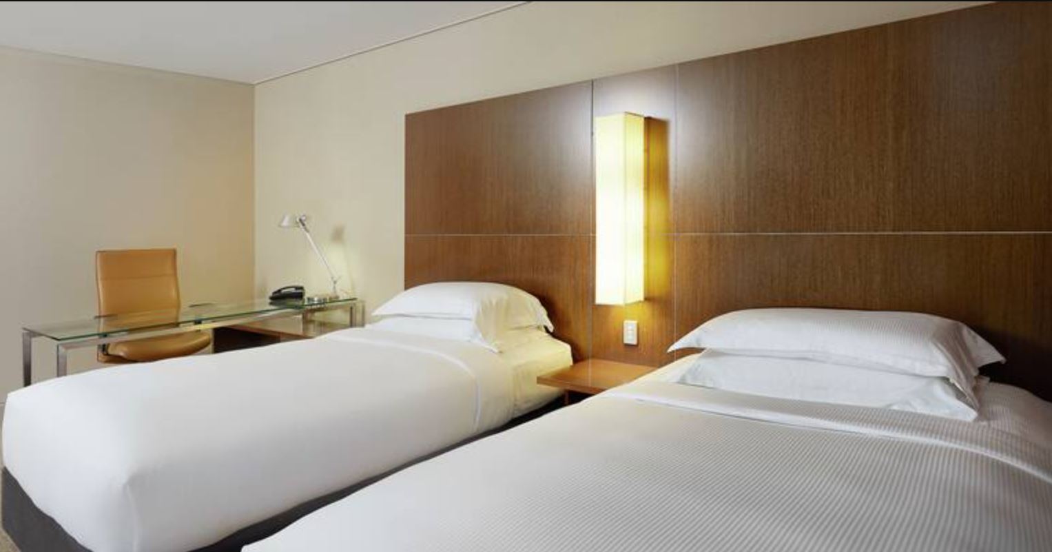 Twin Guest Room King Bed