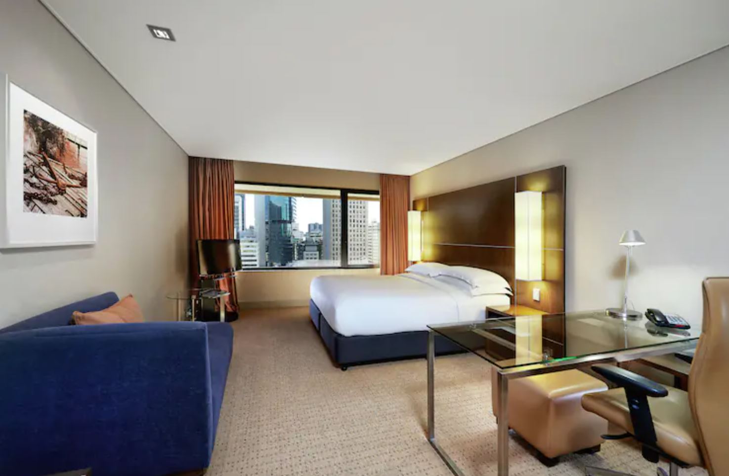 Double Guest Room King Bed