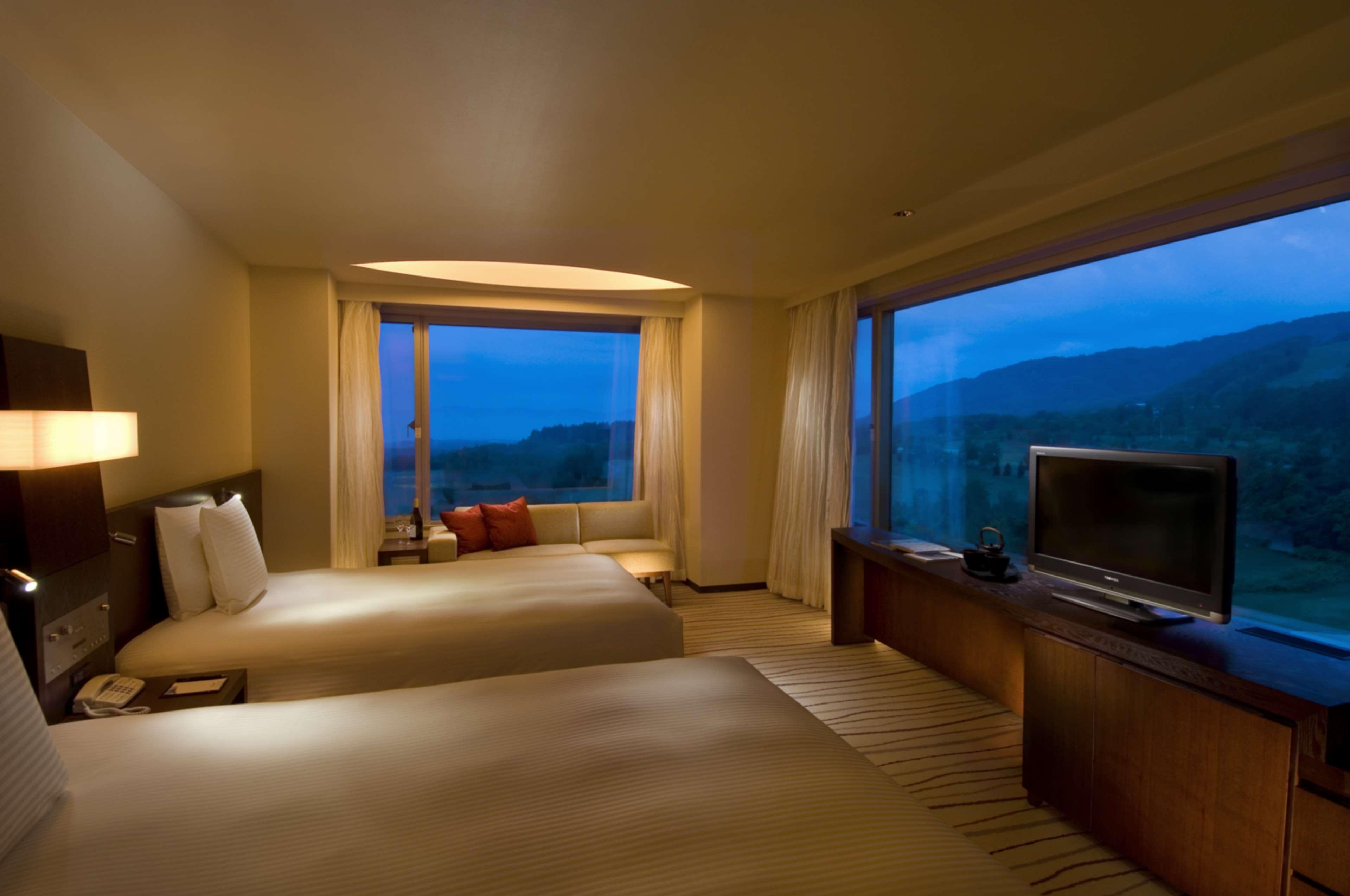 Twin Deluxe with Views