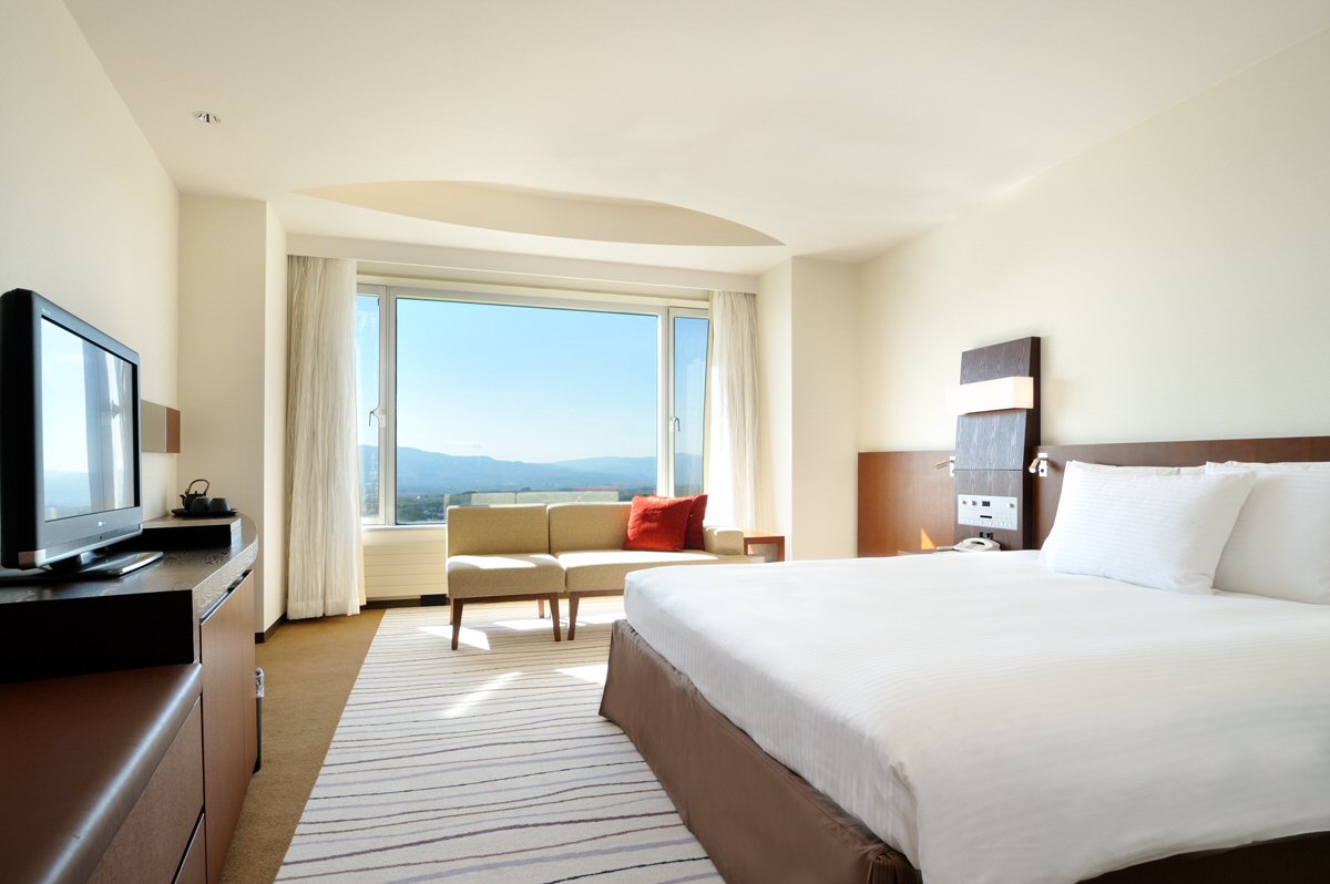 Single Deluxe King Bed