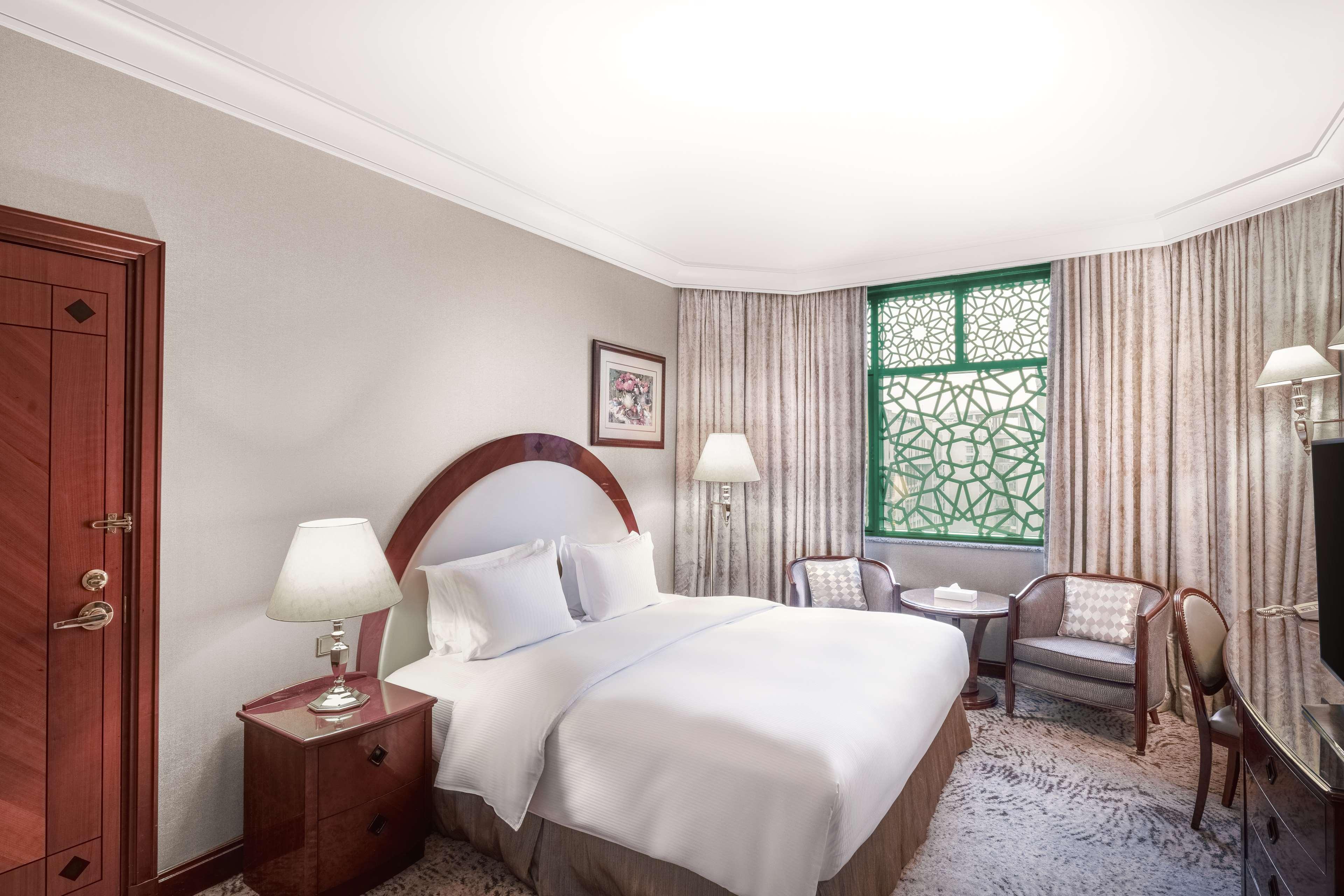 Double Deluxe City View King Bed