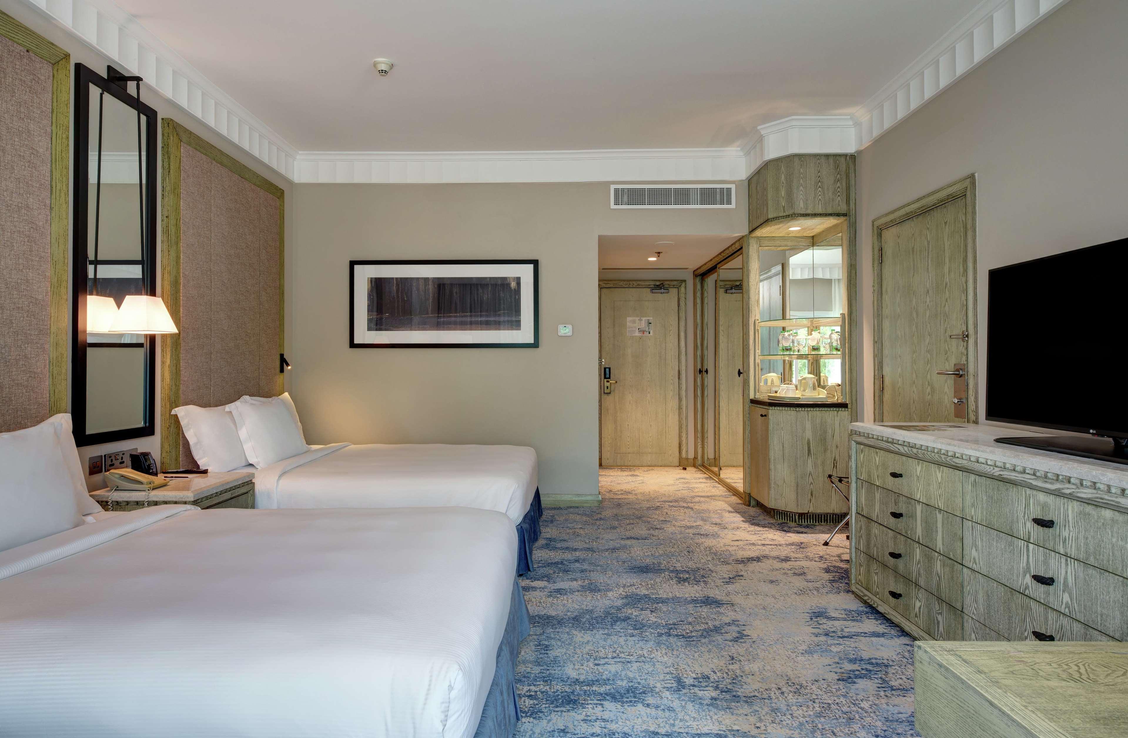 Twin Superior Mountain View