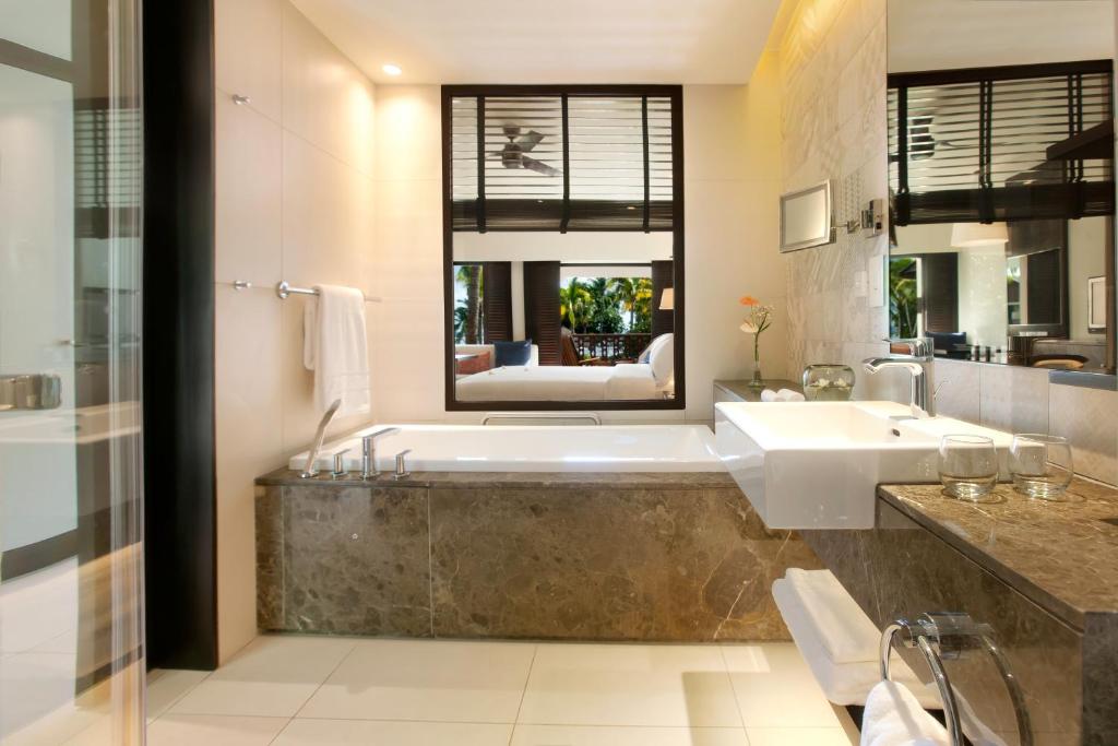 Junior Suite Beach Front