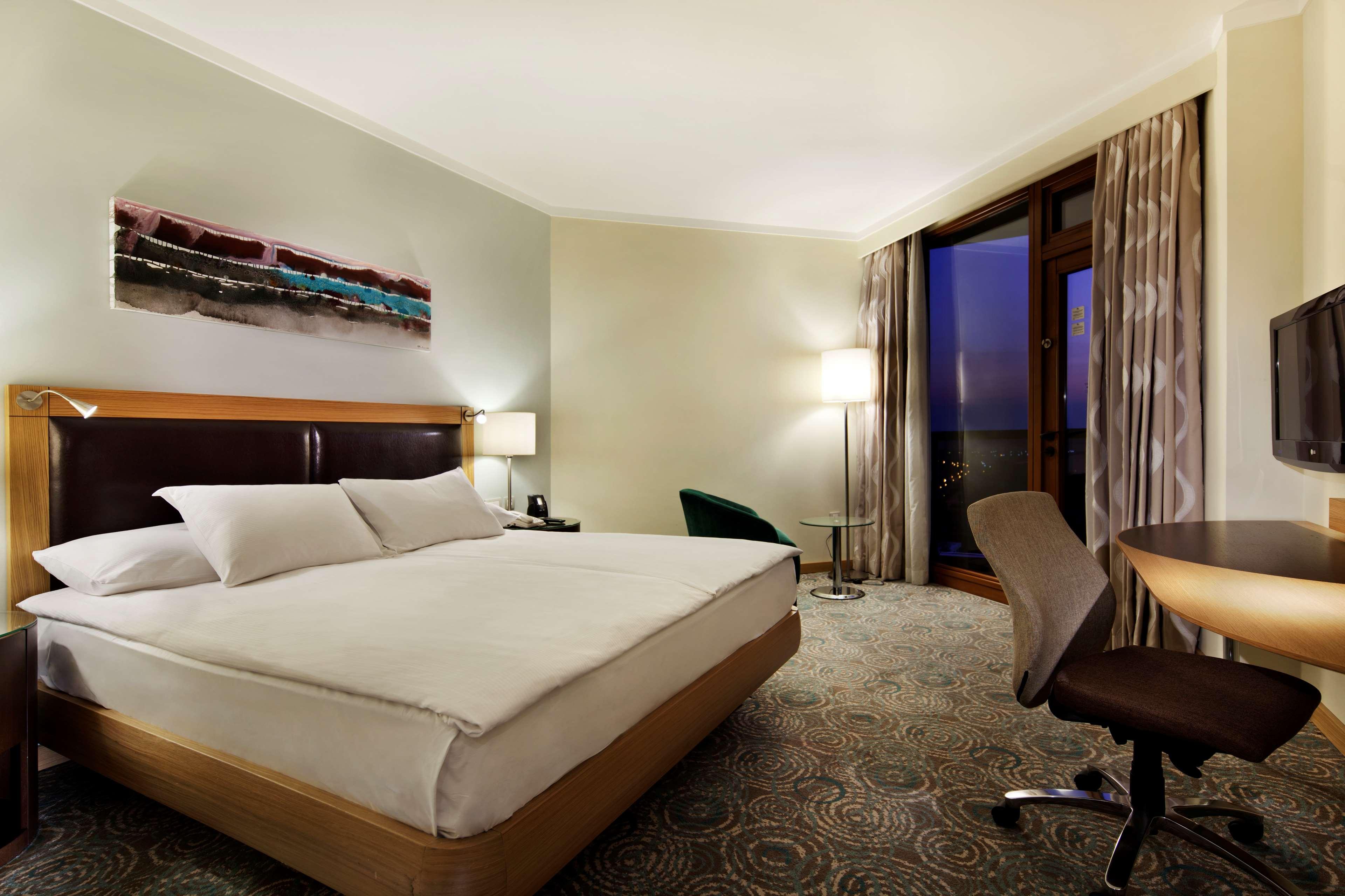 Double Executive King Bed