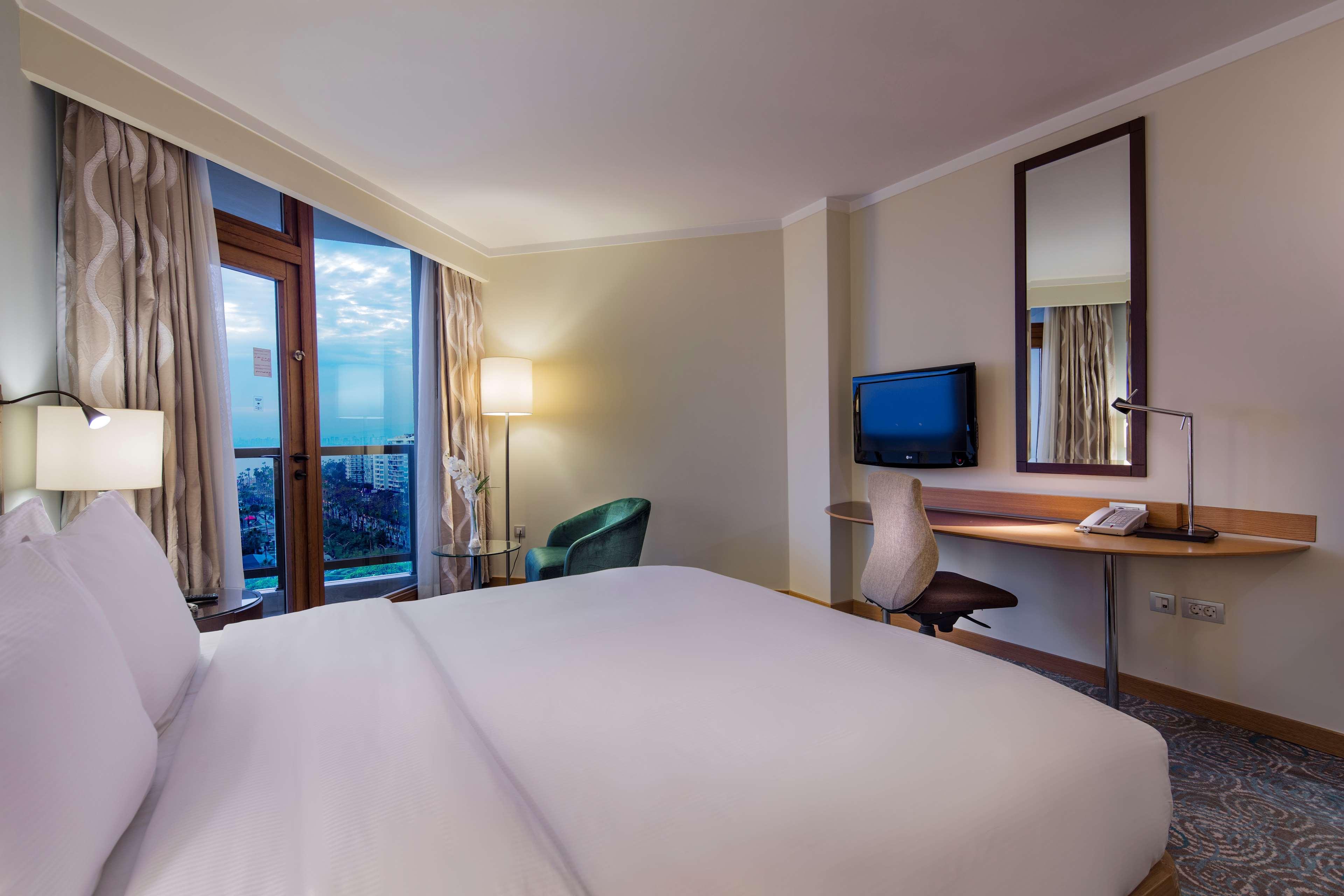 Double Sea View King Bed