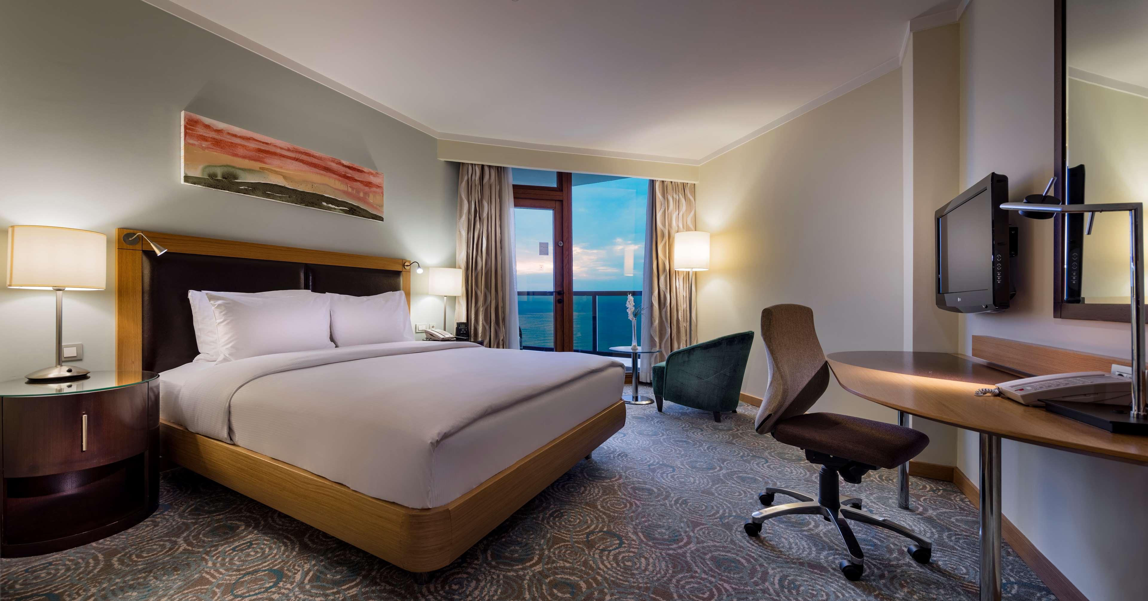 Double Sea View King Bed