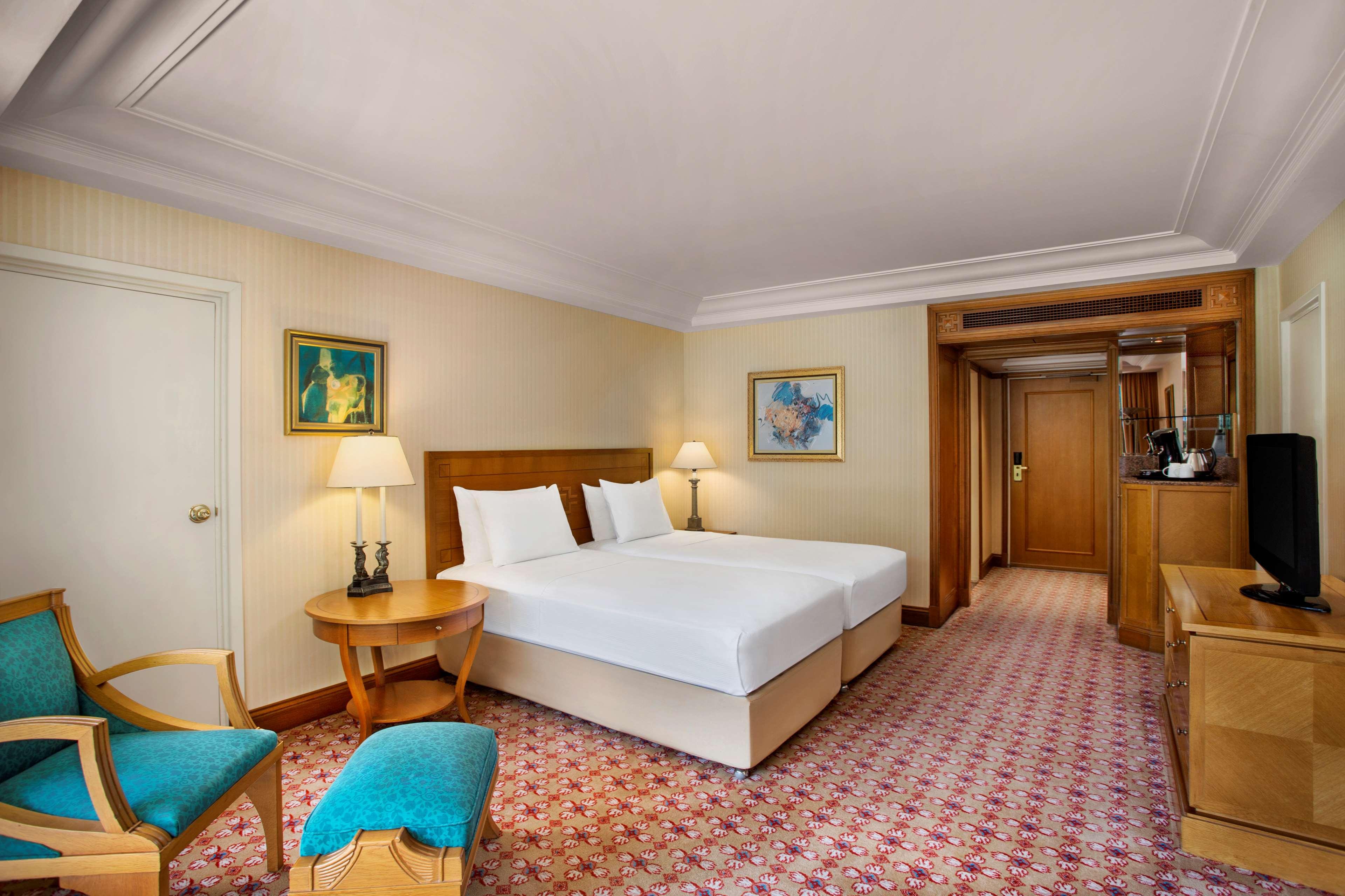 Twin Guest Room City View