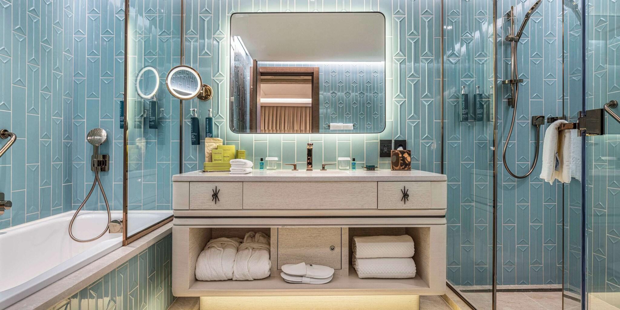 Suite with Kitchenette