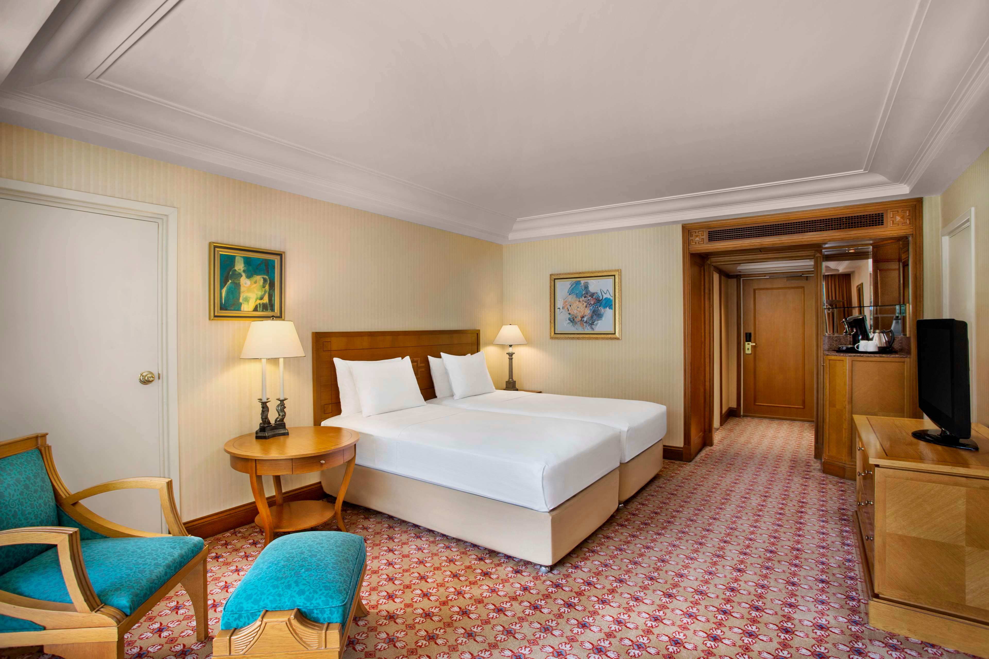 Twin Guest Room City View