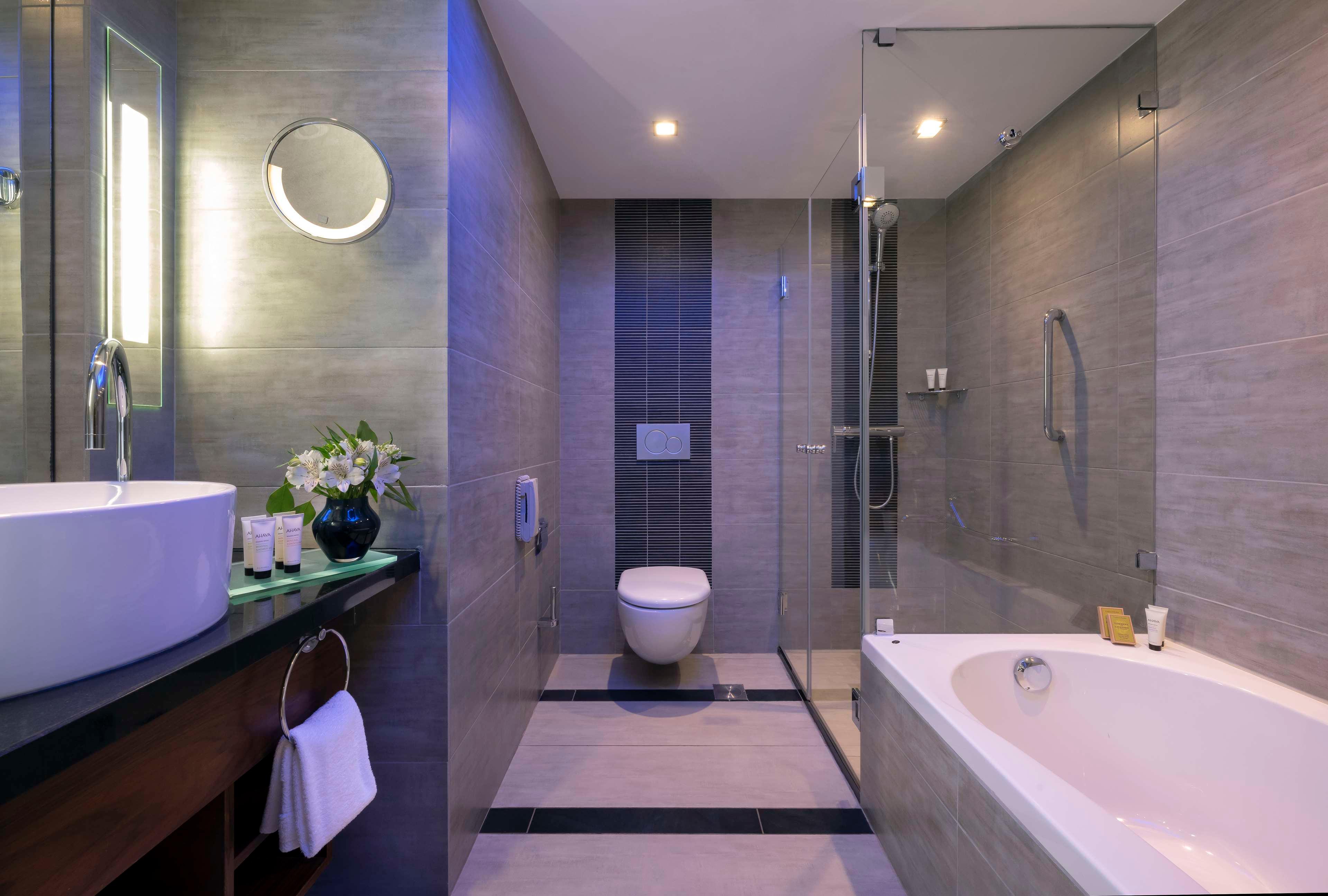 Twin Executive Sea View