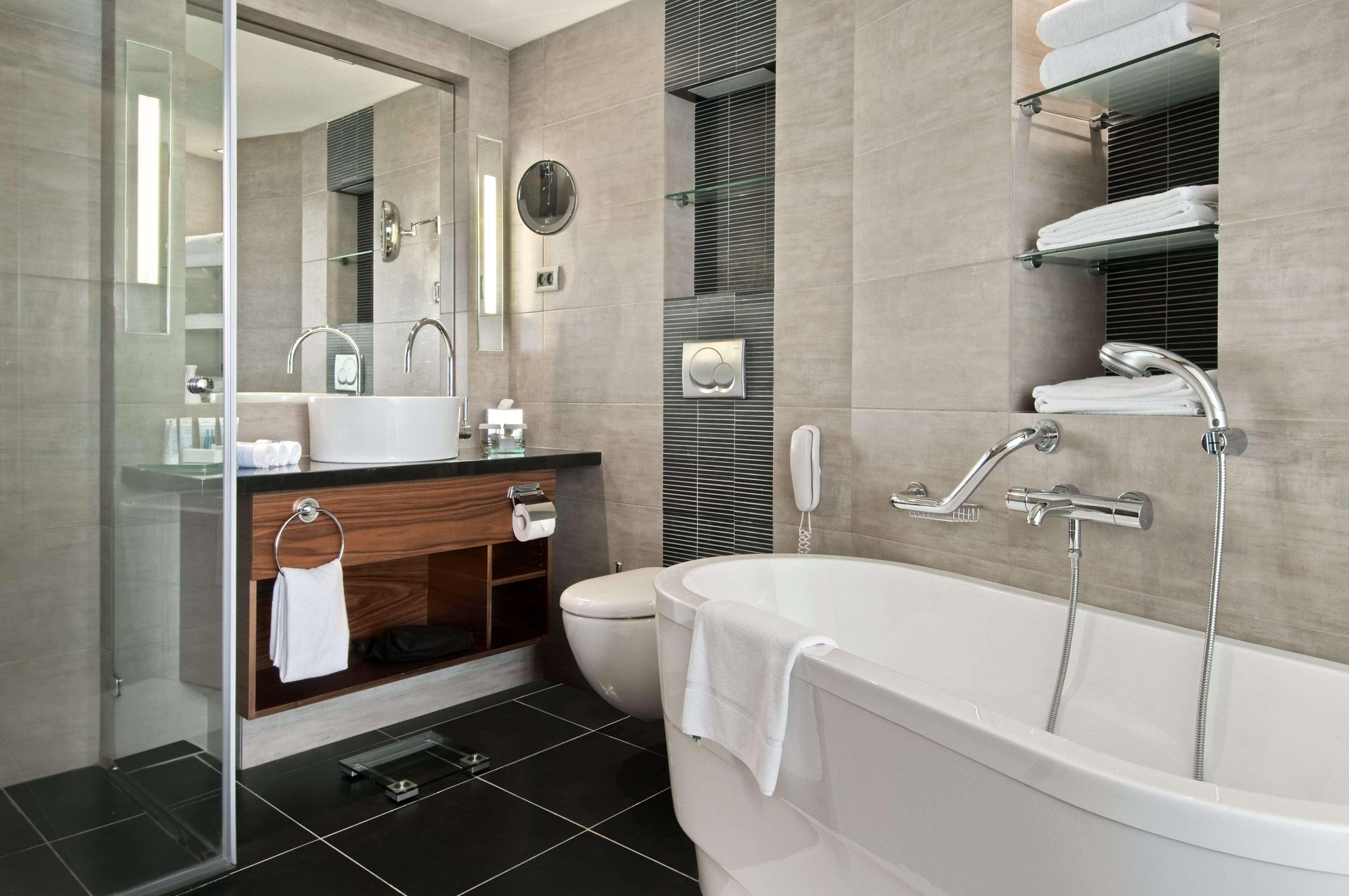 Twin Executive Sea View