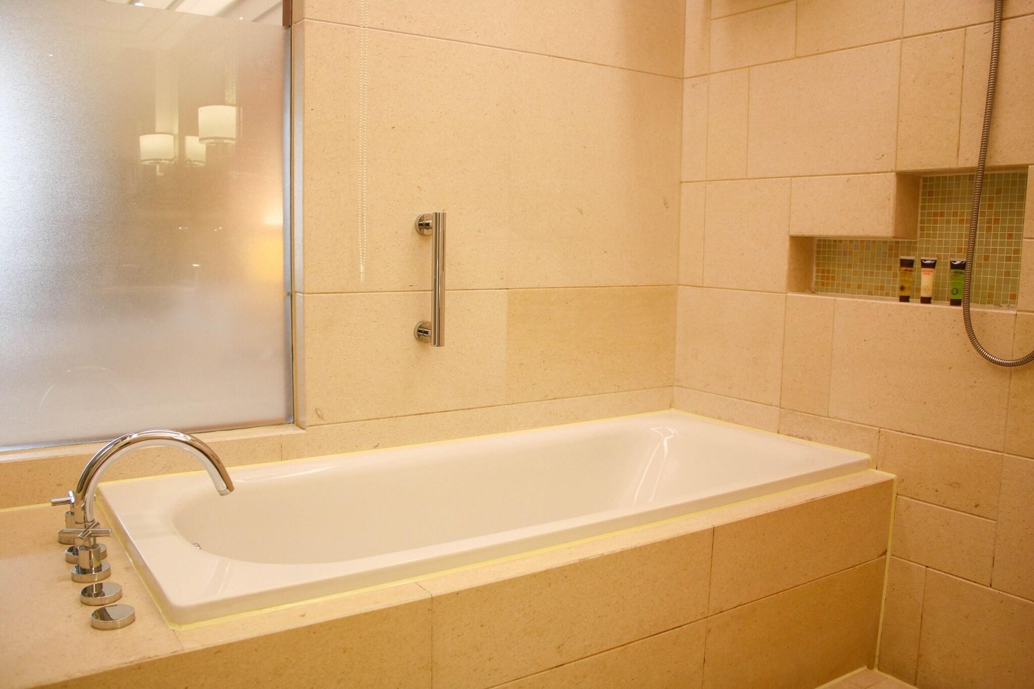 Double City View King Bed