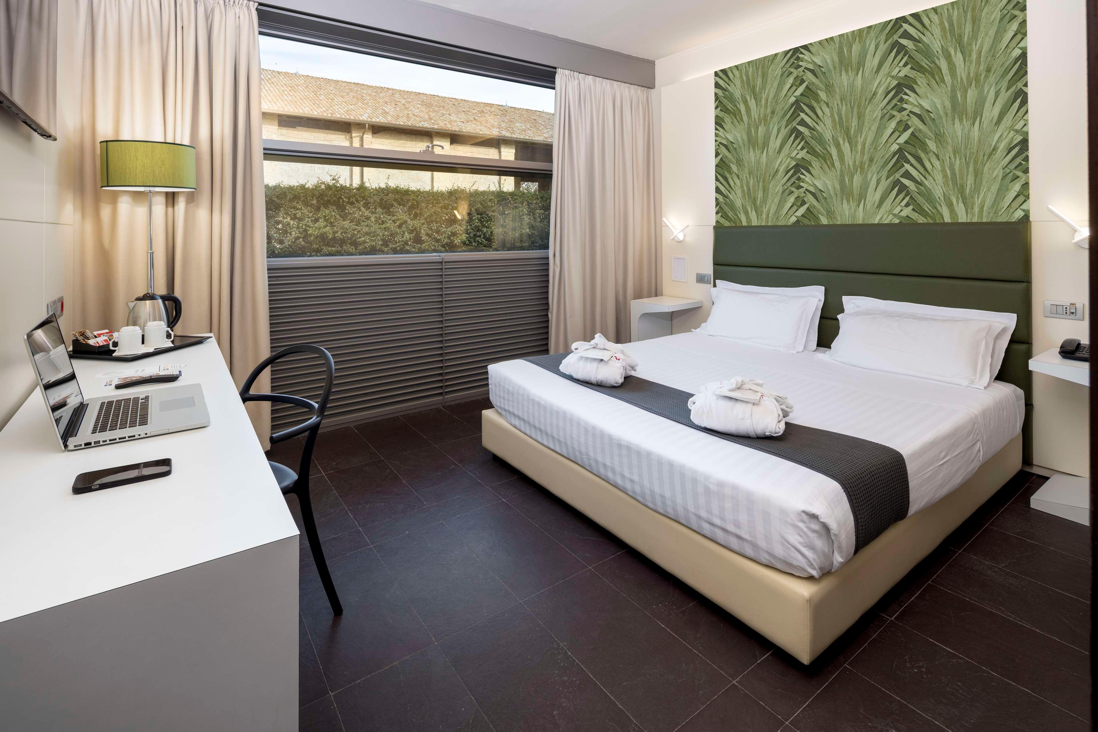 Junior Suite King Size Bed