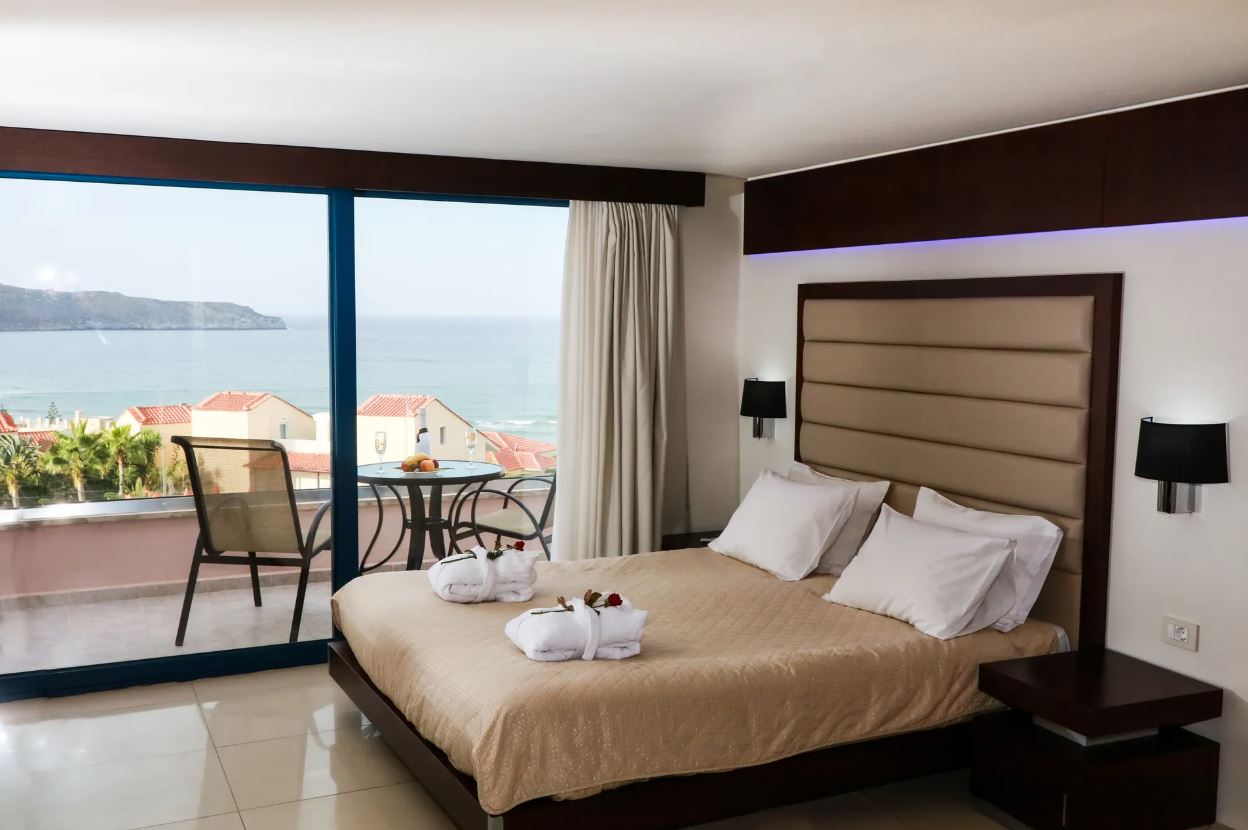 Double or Twin Side Sea View