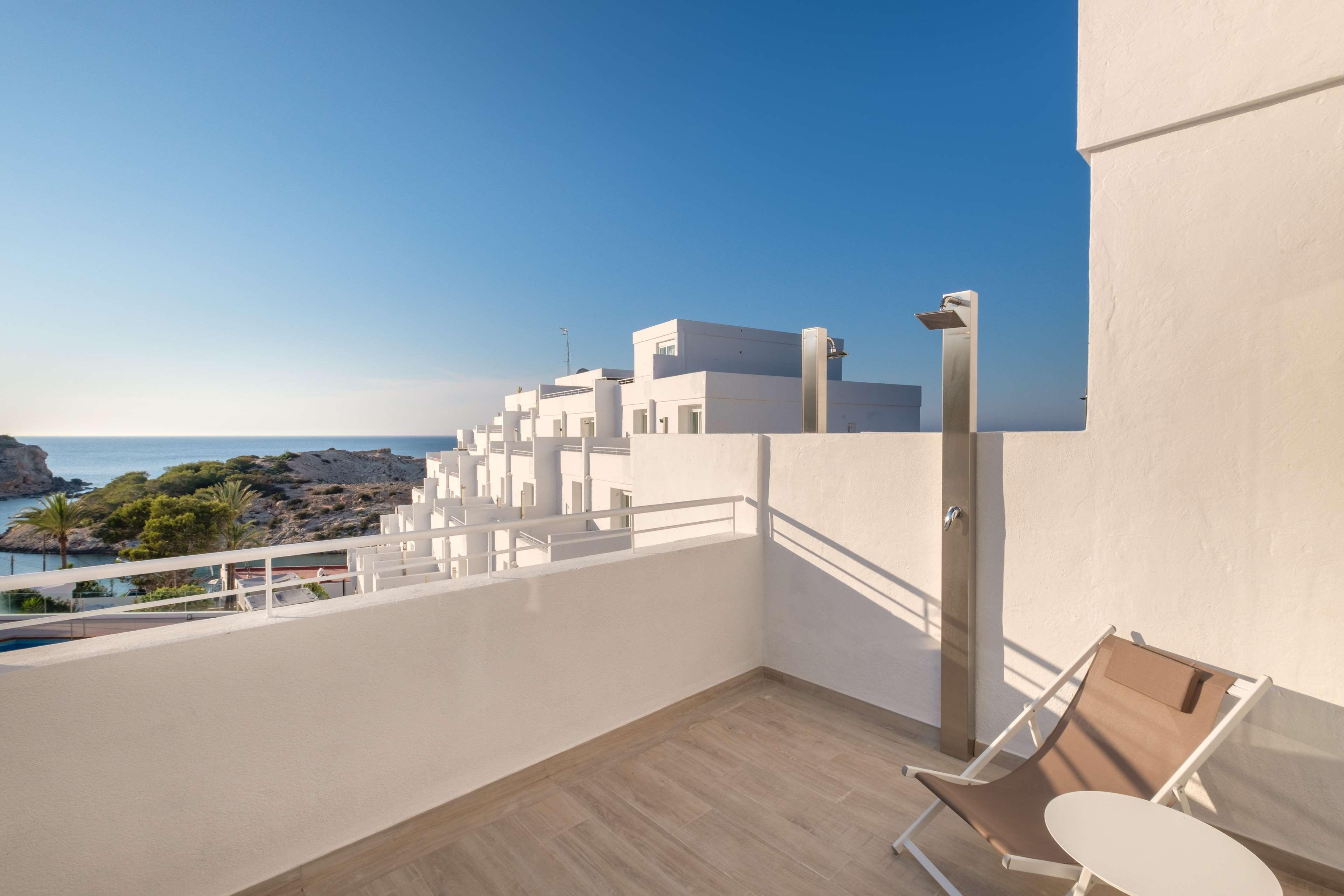 Double or Twin Superior Sea View