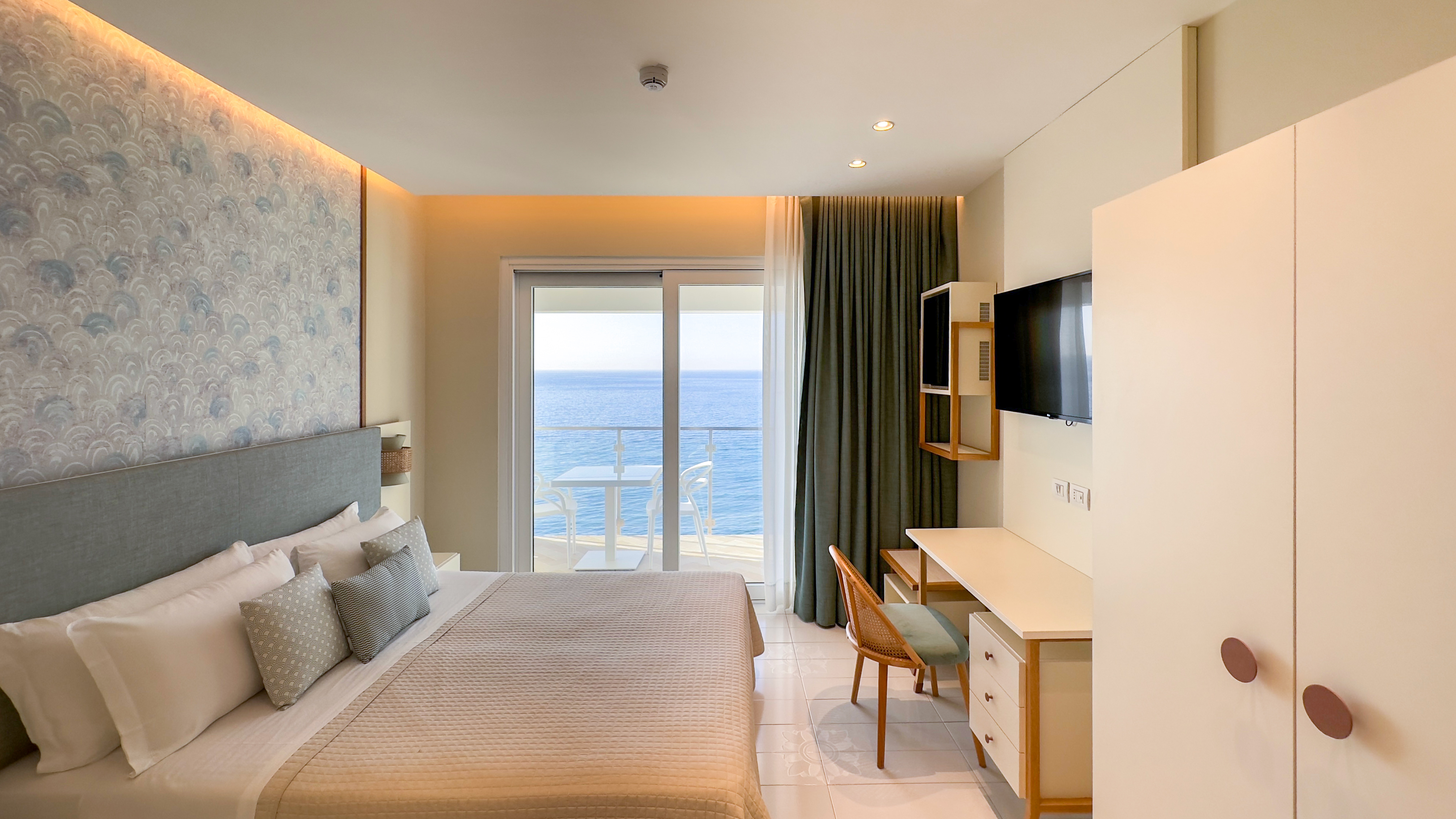 Junior Suite Two Double Beds One Bedroom 