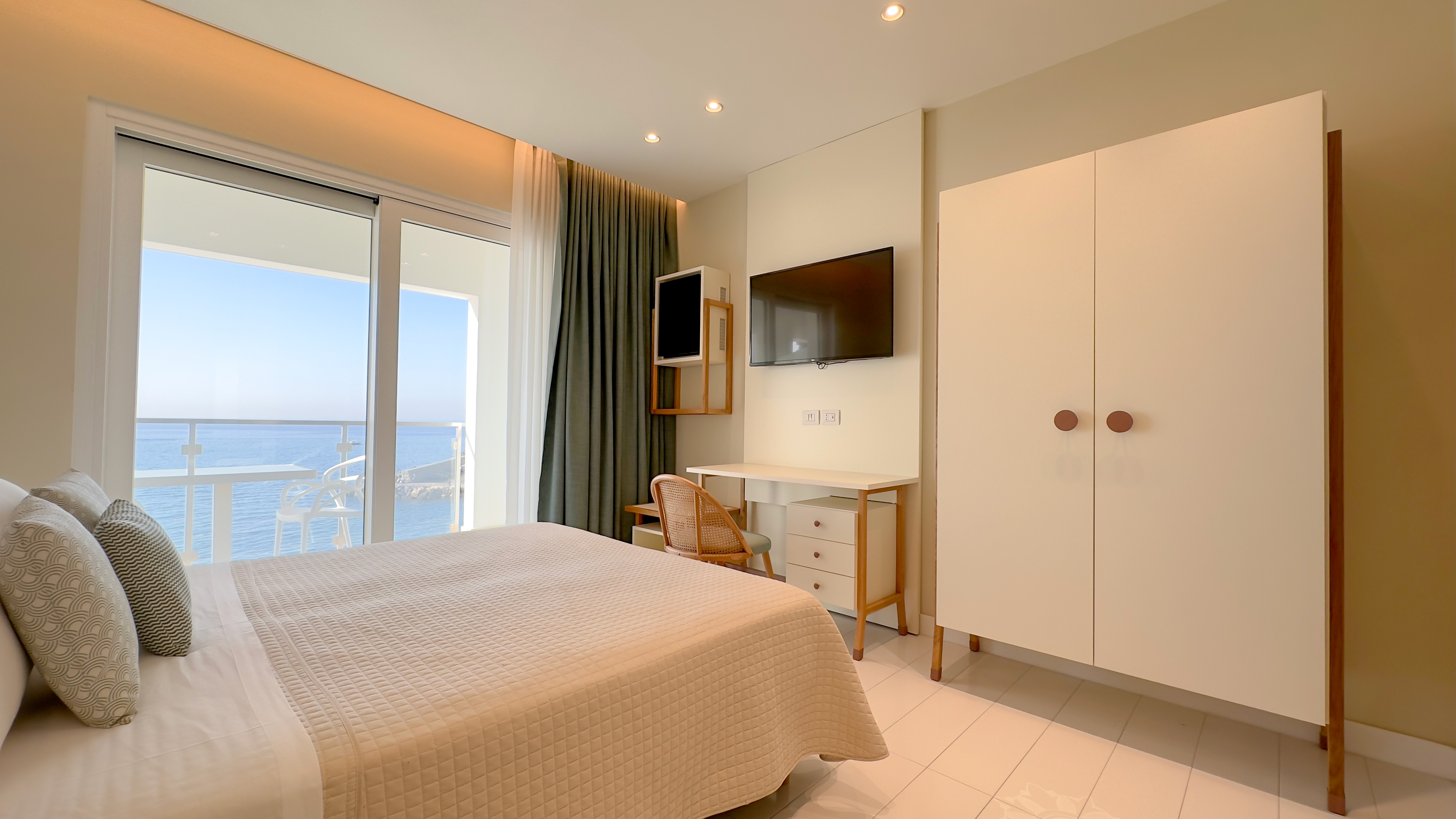 Junior Suite Two Double Beds One Bedroom 