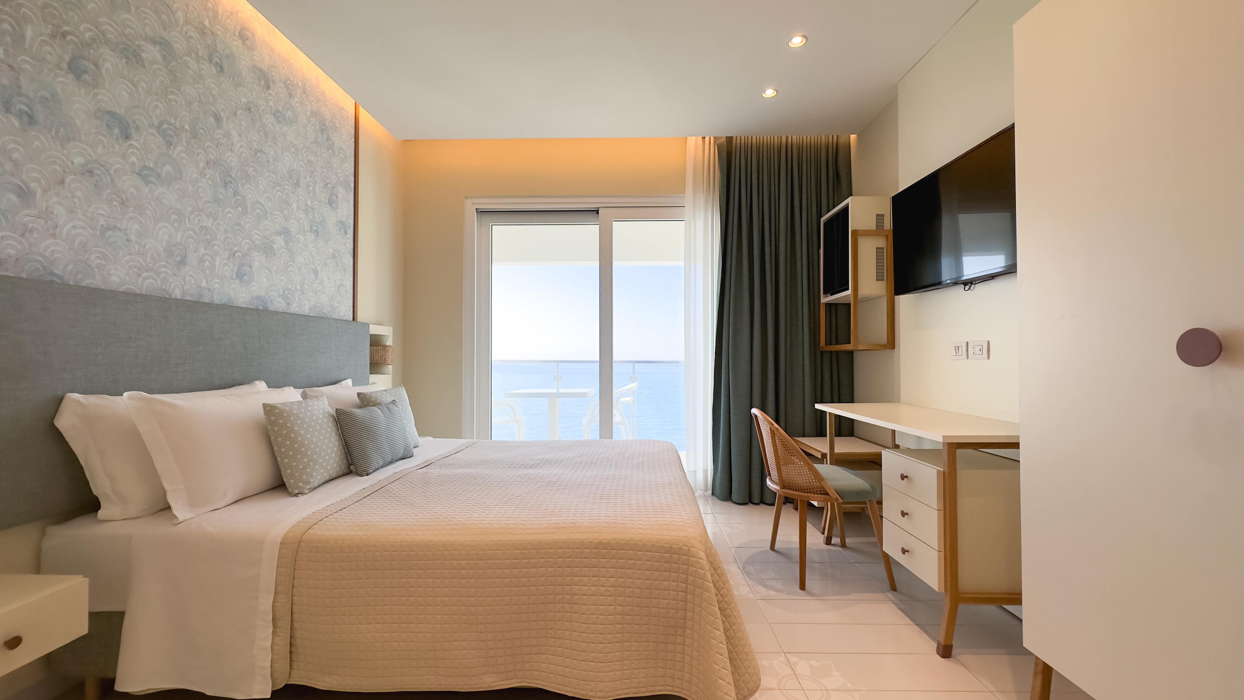 Junior Suite Two Double Beds One Bedroom 