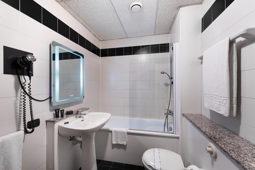 Double or Twin Standard