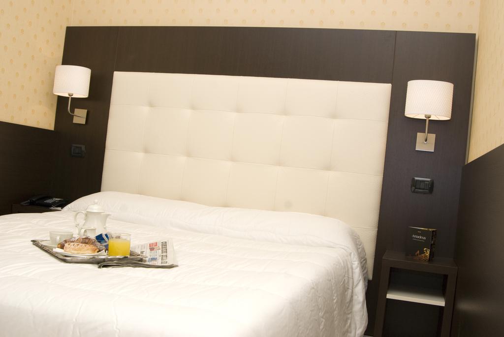 Double or Twin Standard