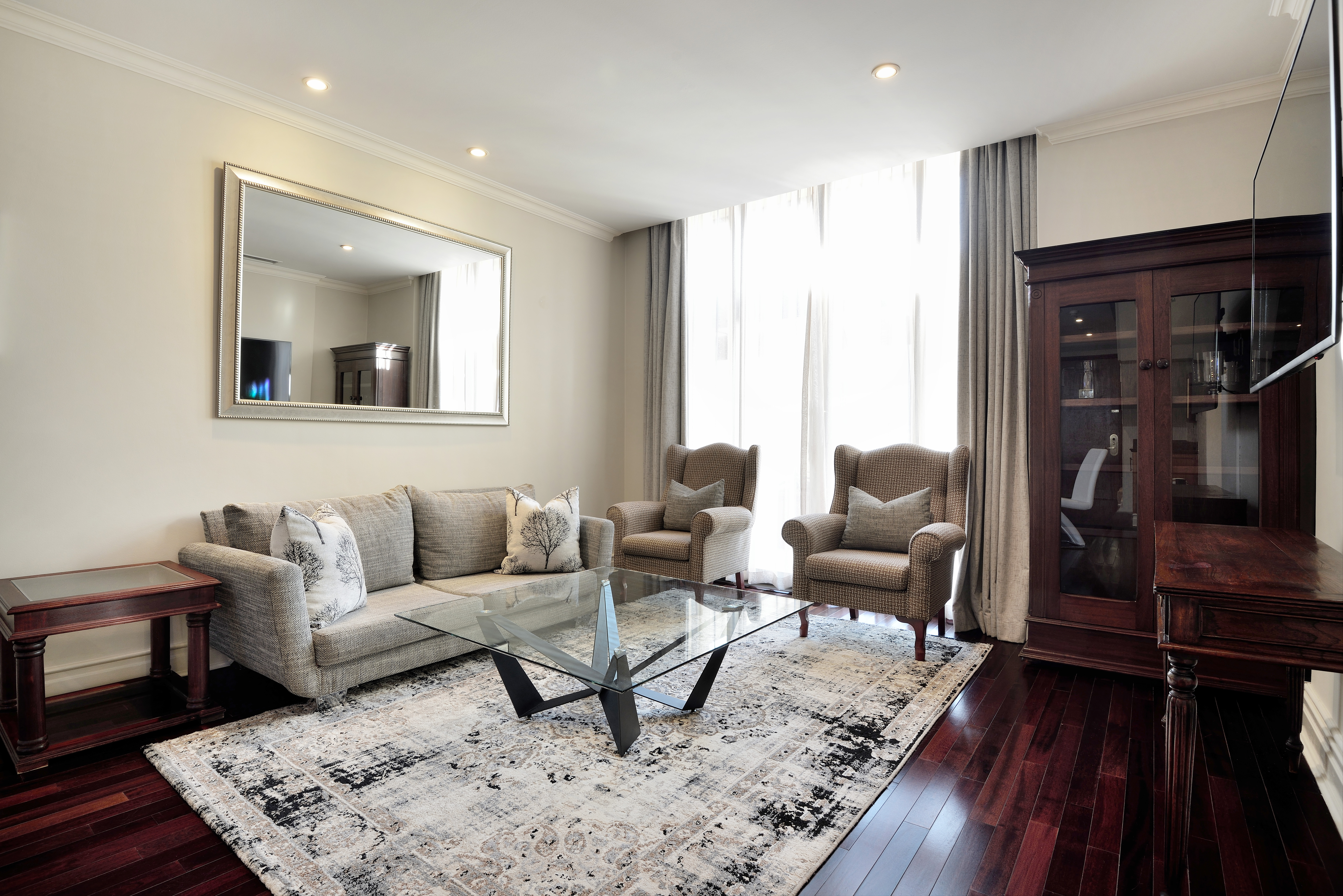 Apartment Three Bedrooms Three Bathrooms