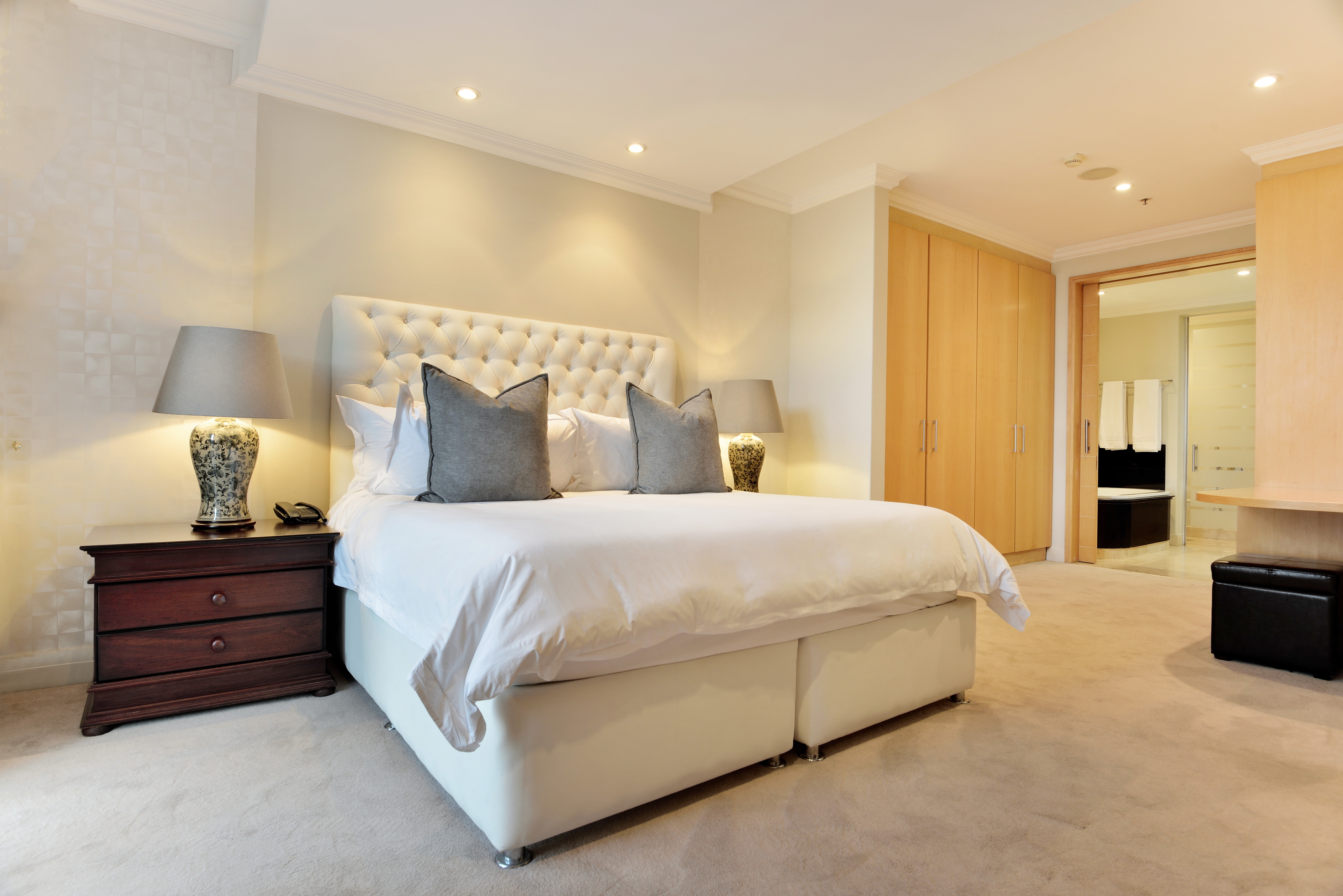 Apartment Three Bedrooms Three Bathrooms