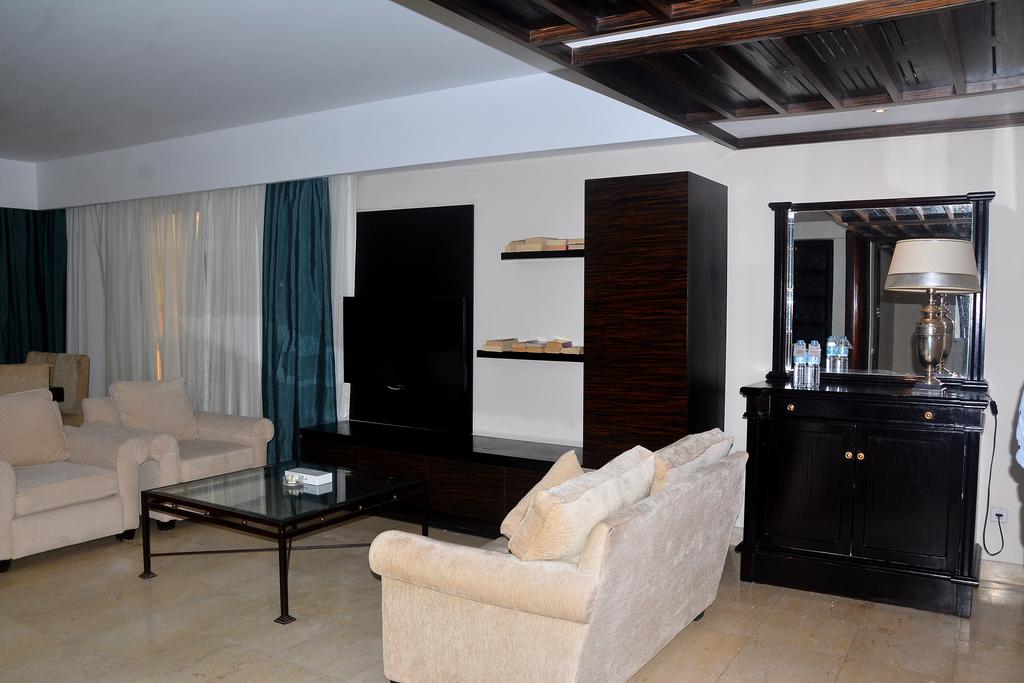 Family Room Beach Front