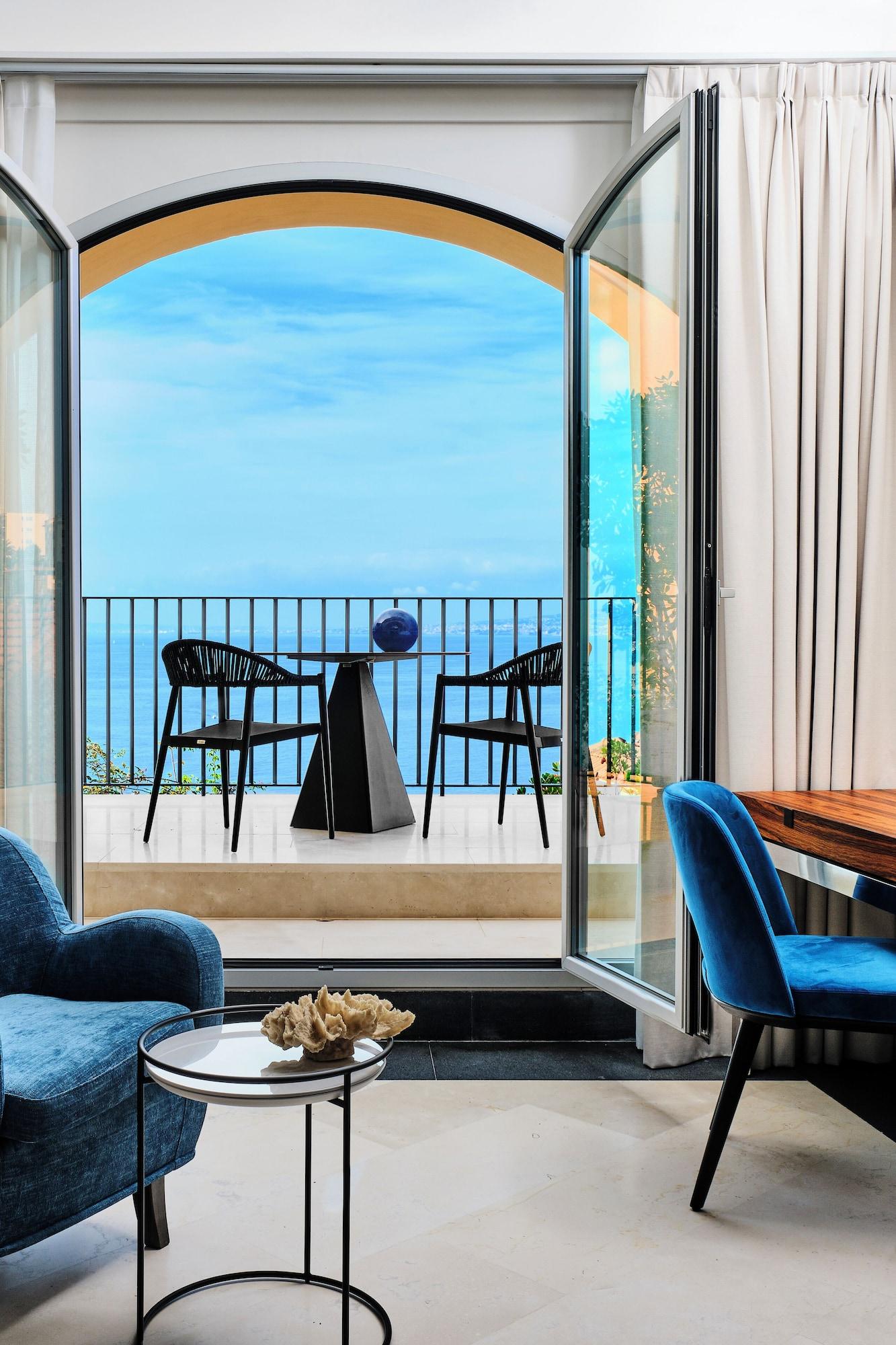 Suite with Terrace with Views