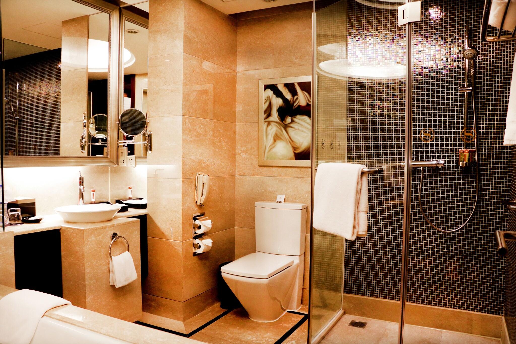 Double Superior King Bed