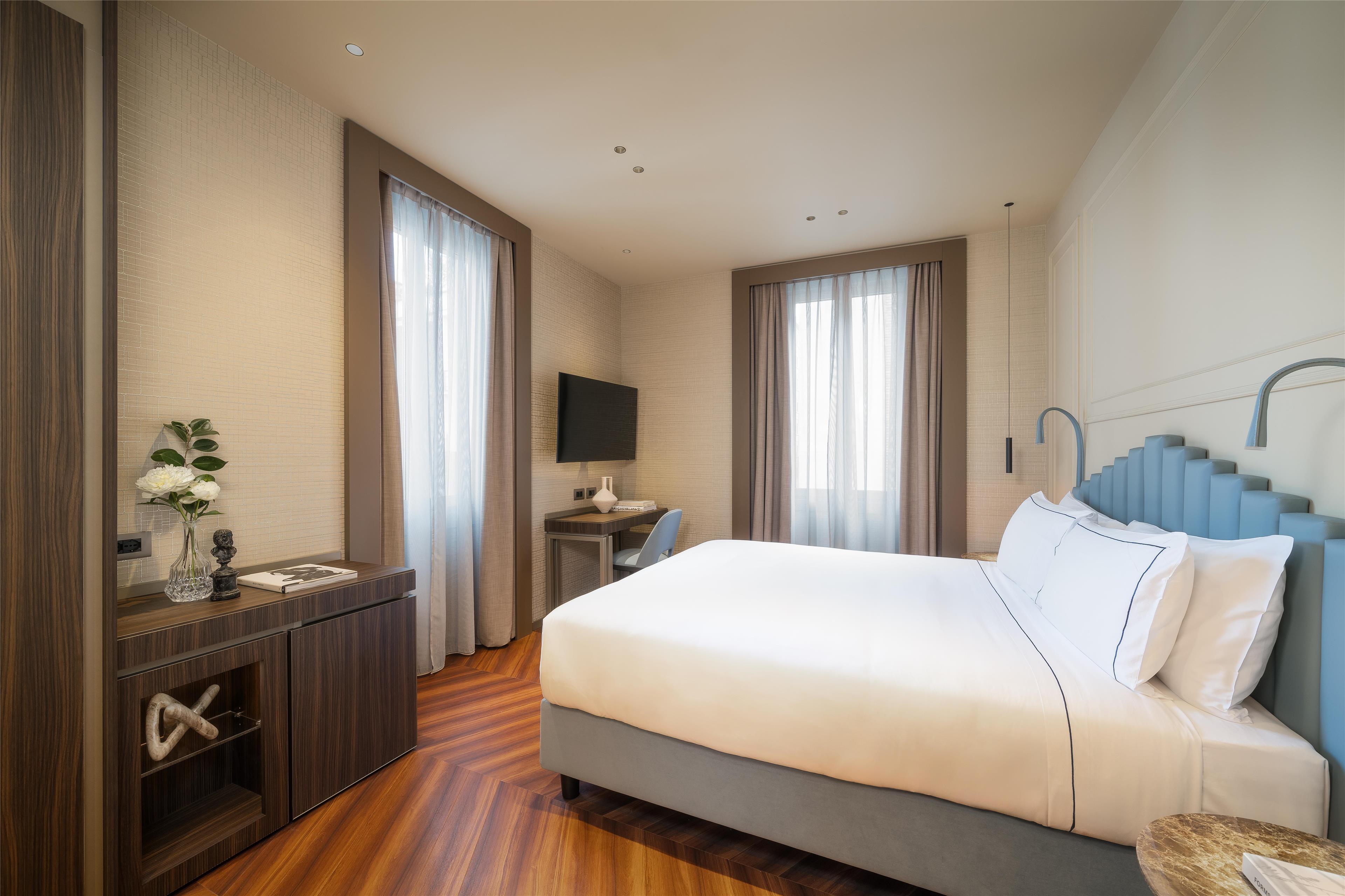 Double Deluxe King Bed