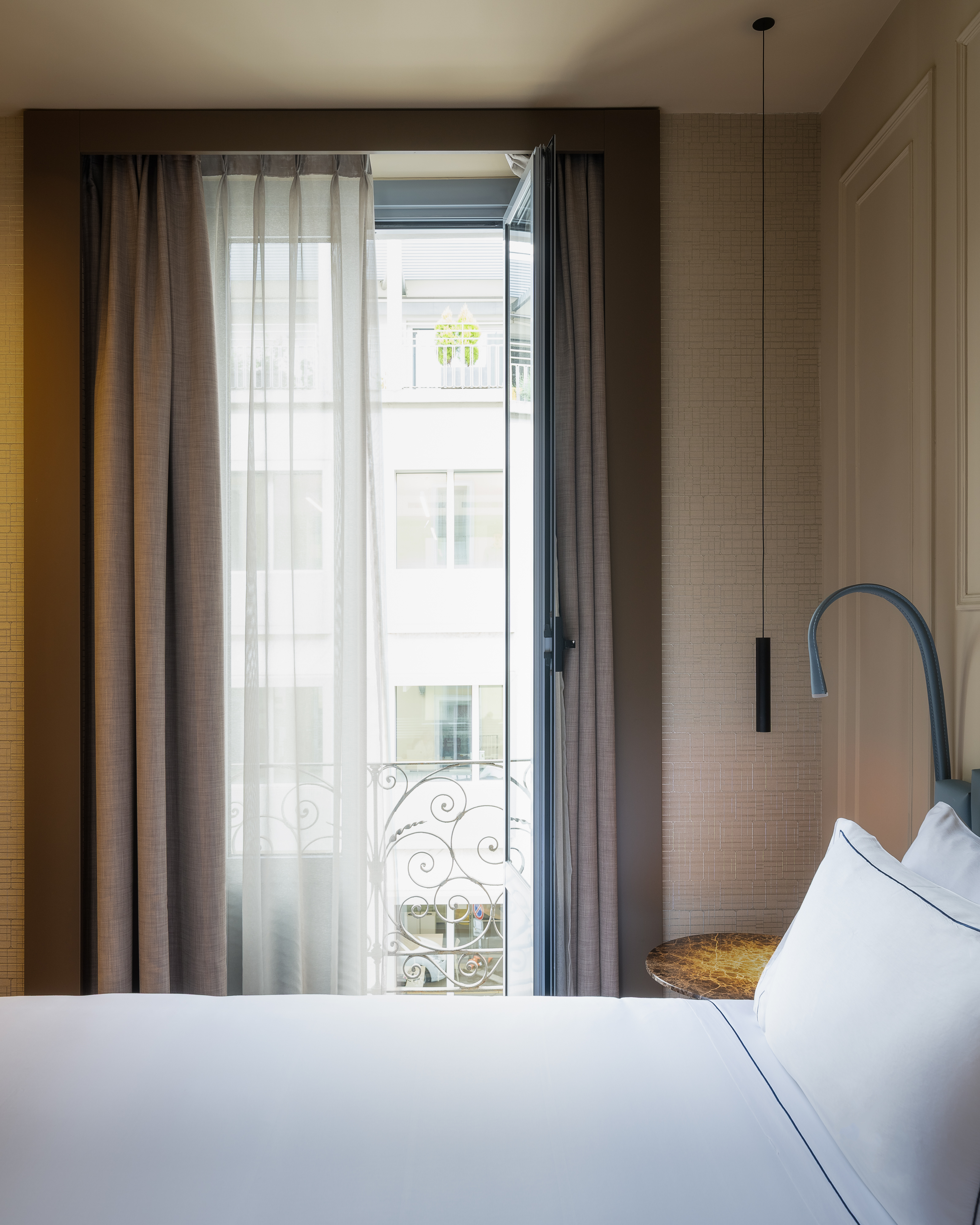 Double Deluxe Queen Bed