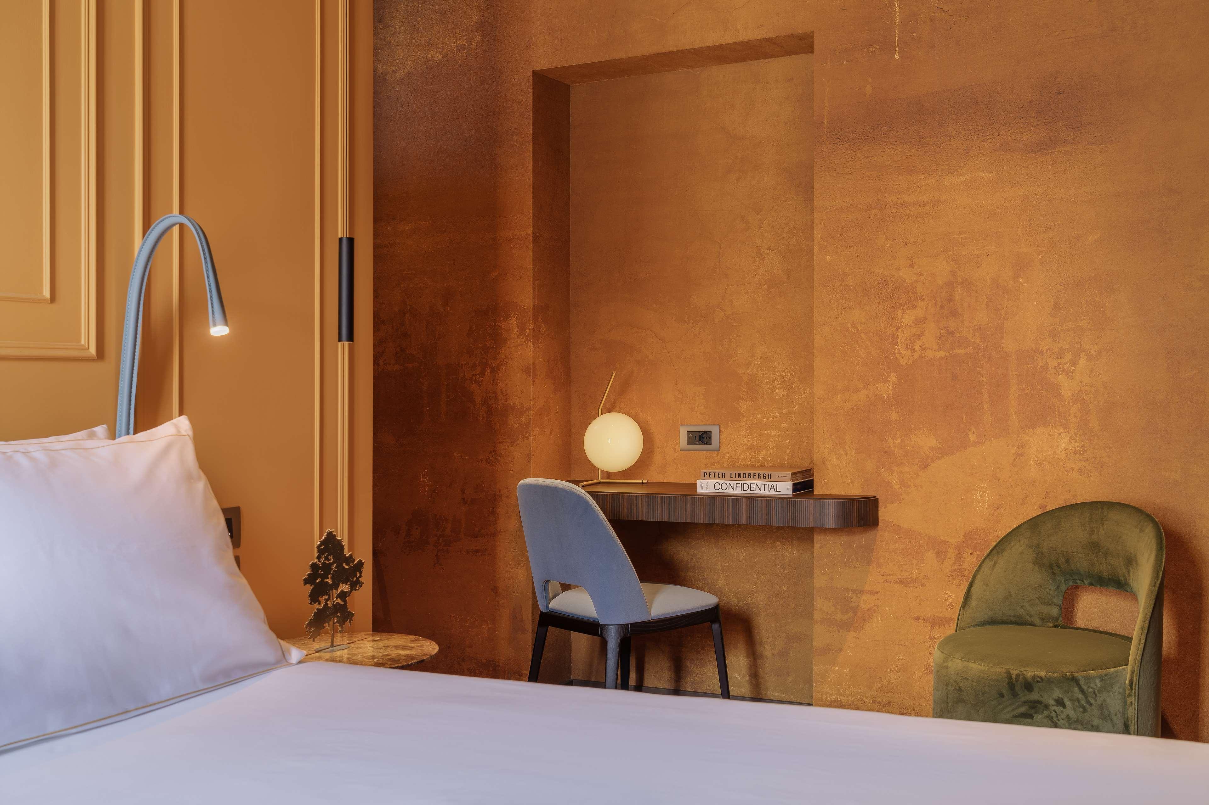 Double Deluxe Queen Bed