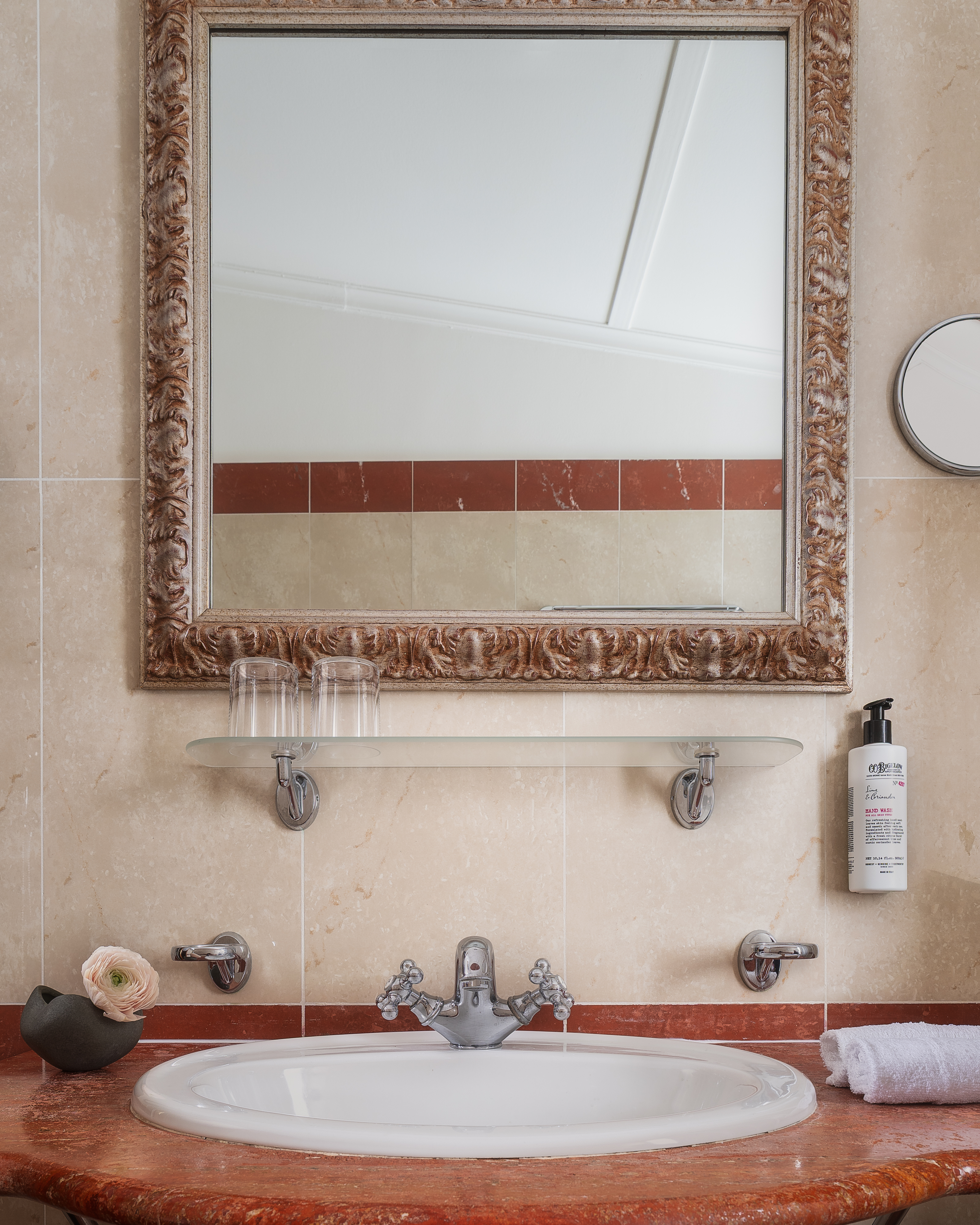 Double Classic Queen Bed