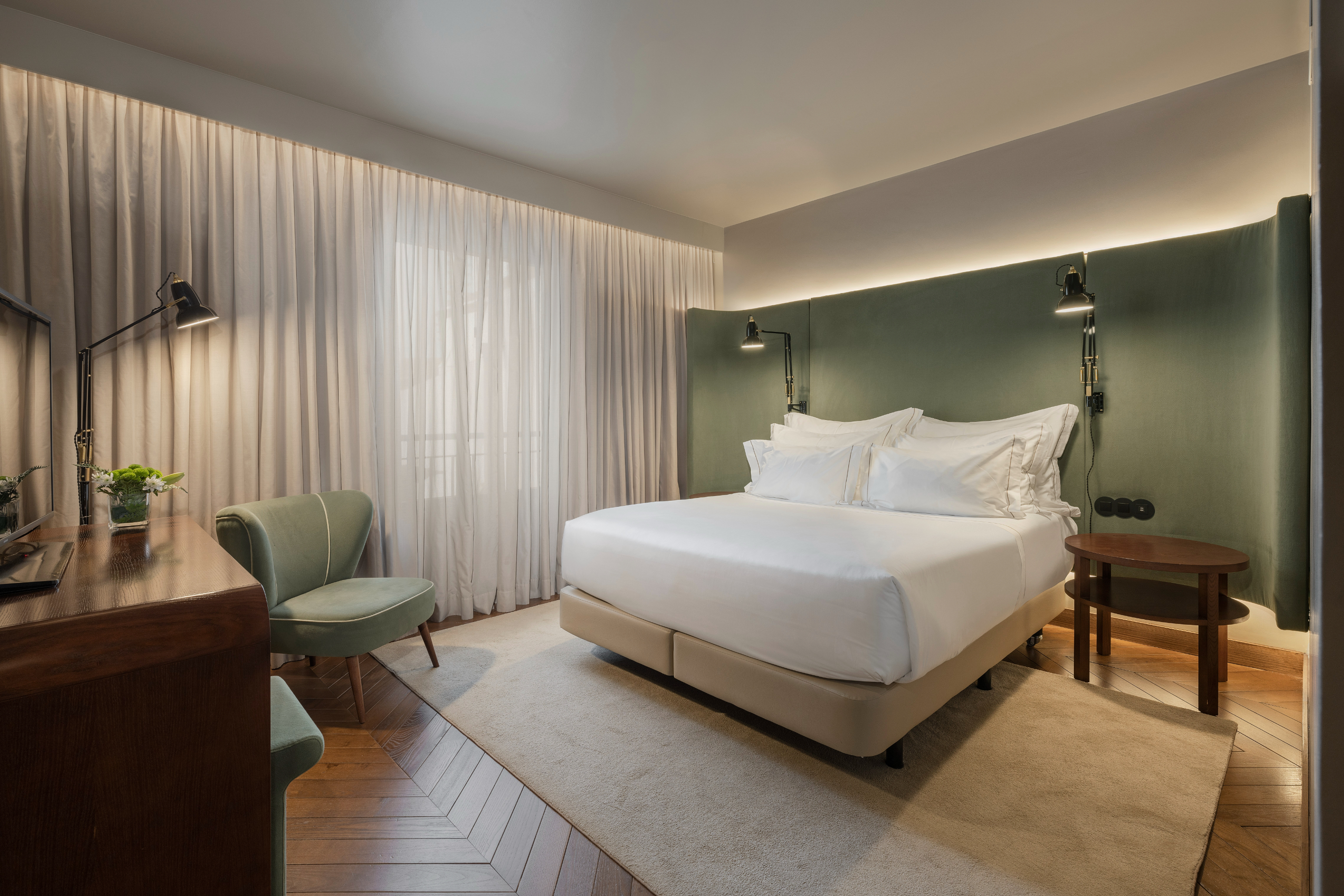 Double or Twin City View Two Double Beds