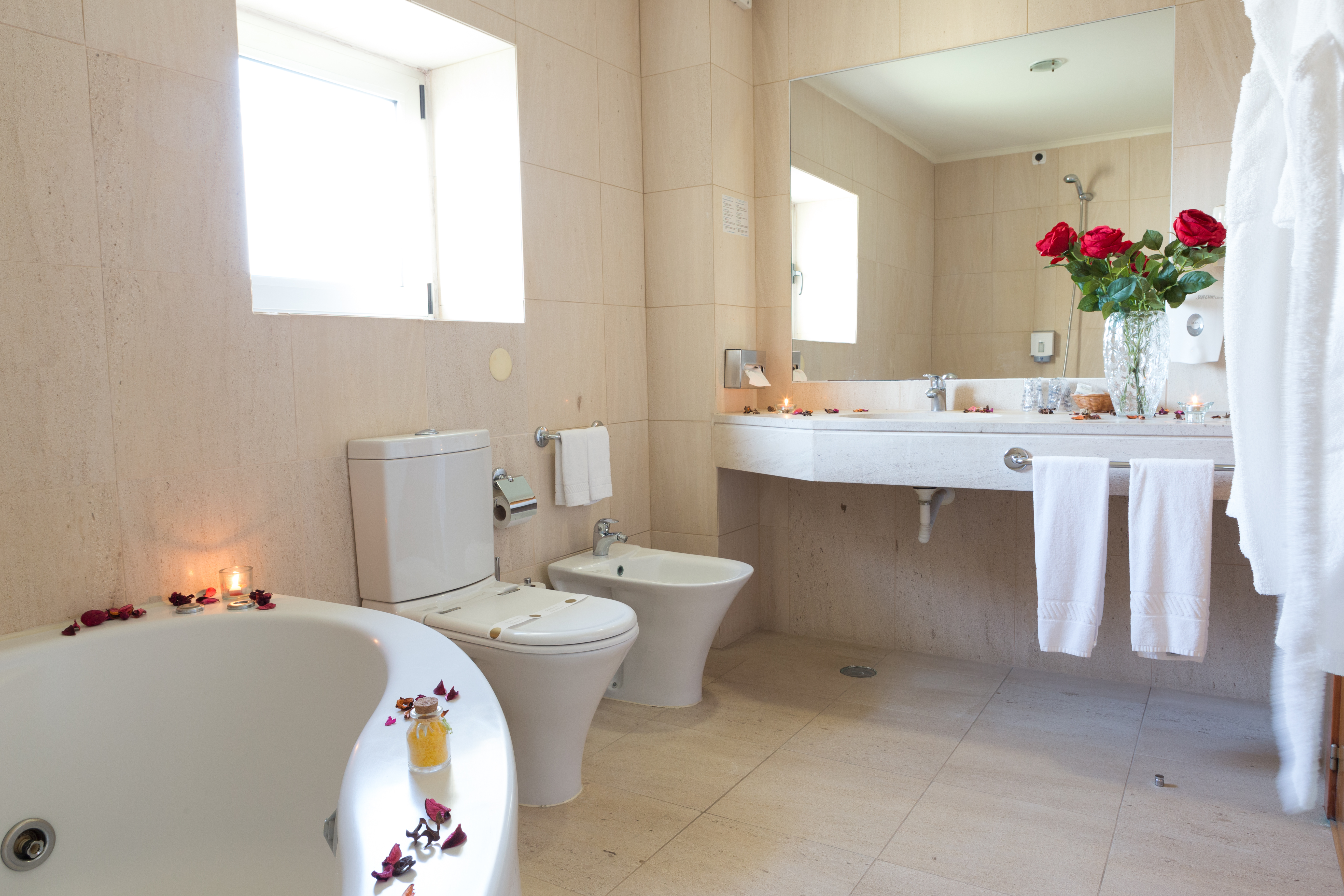 Double or Twin Deluxe with Jacuzzi