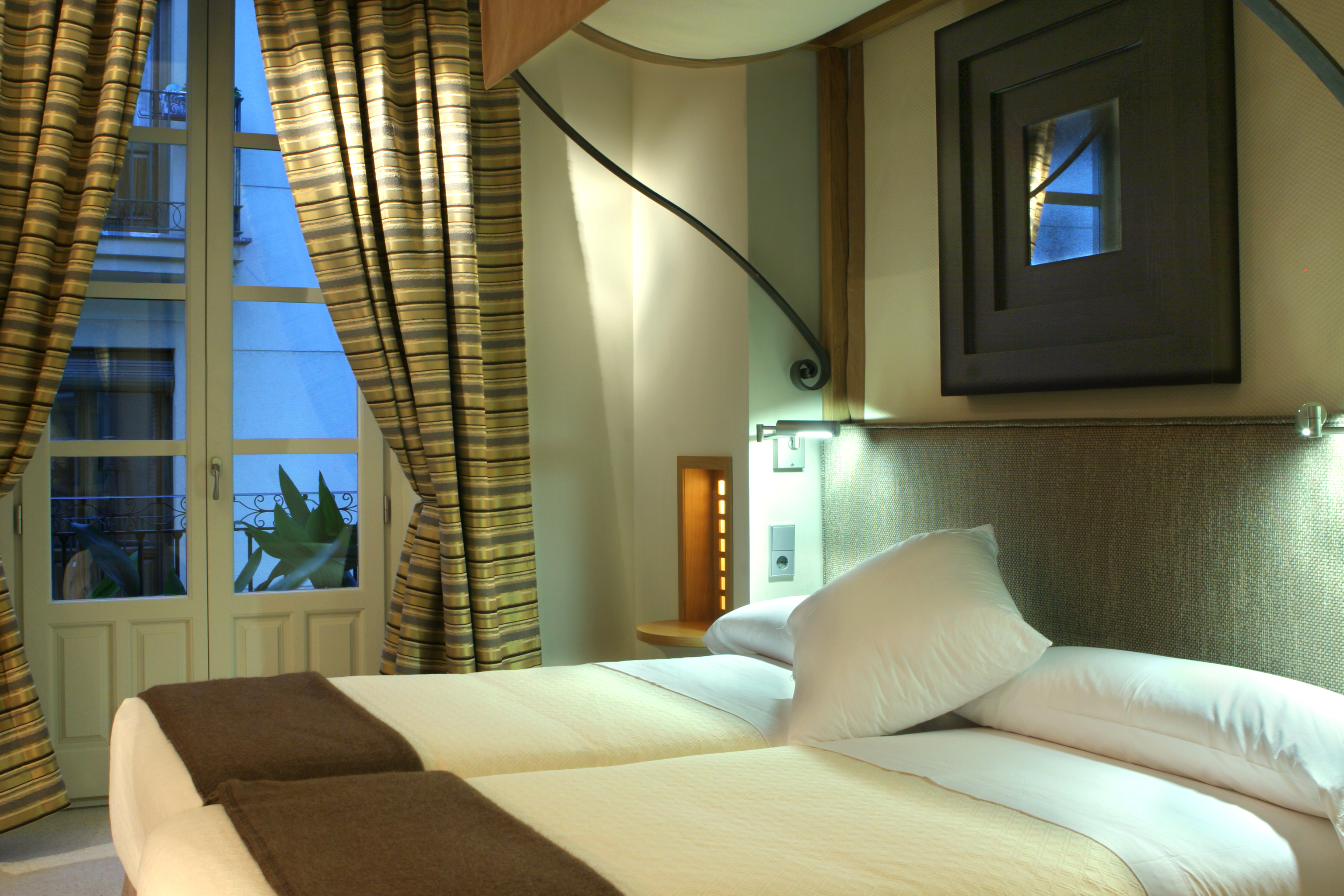 Double Single Superior