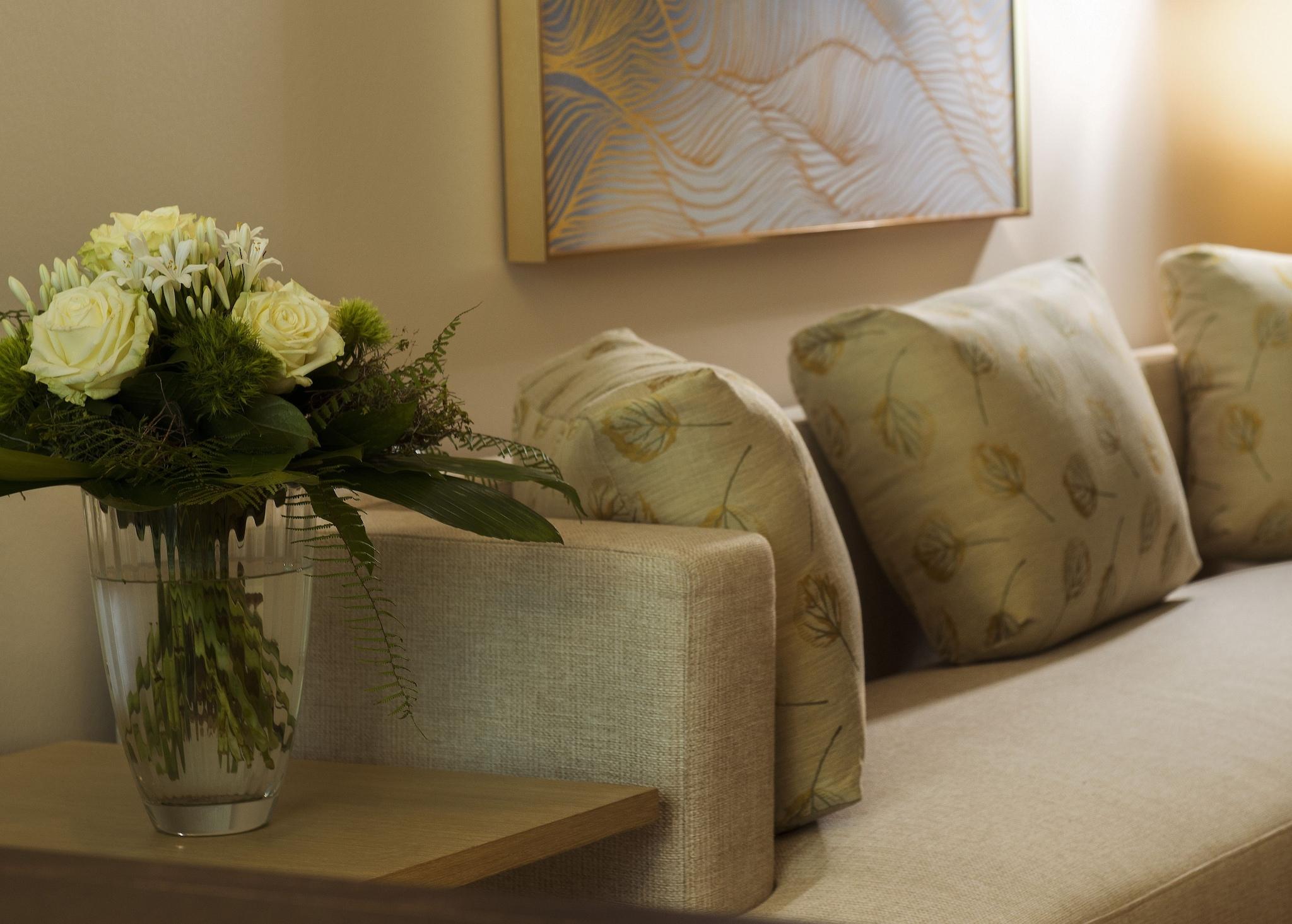 Suite City View King Bed