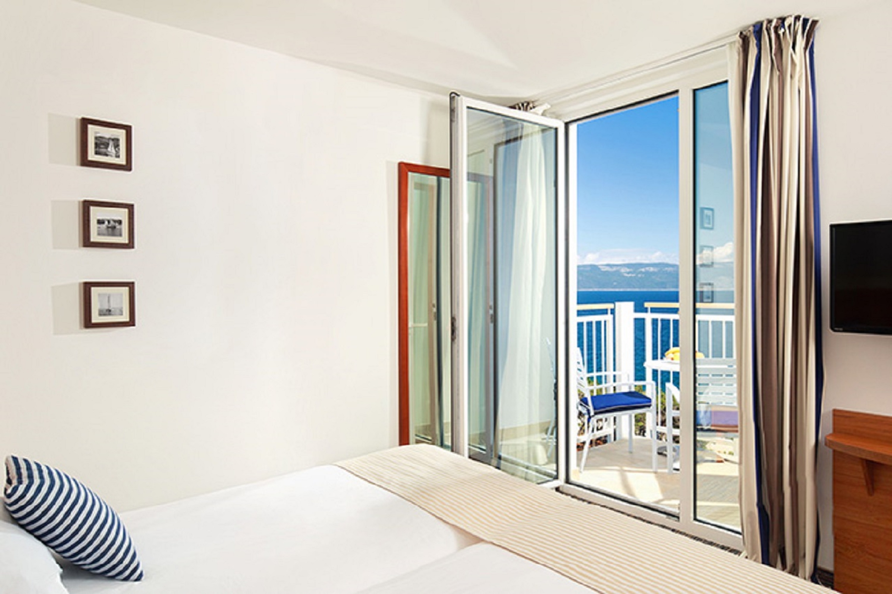 Double Superior Side Sea View