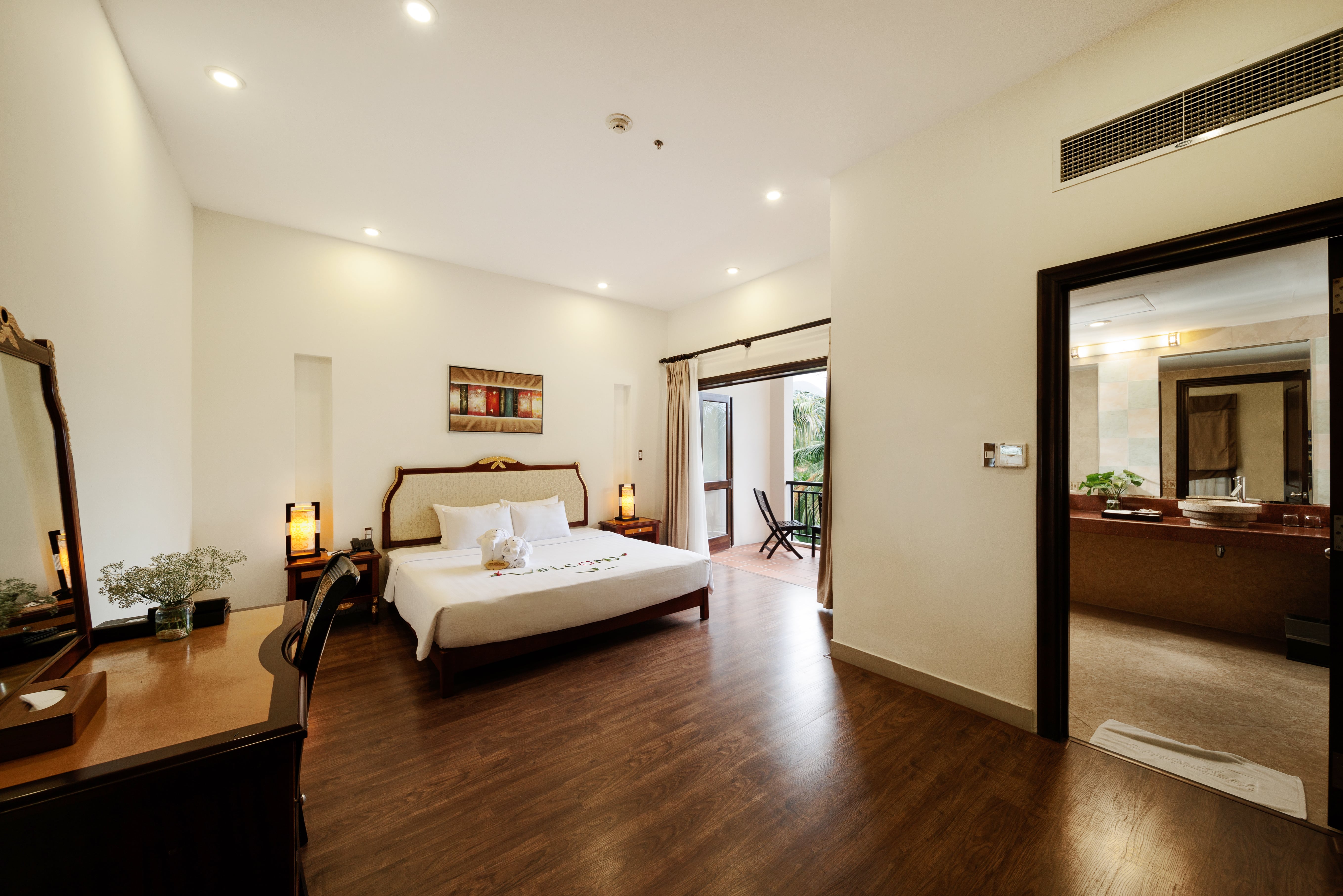 Junior Suite King Size Bed